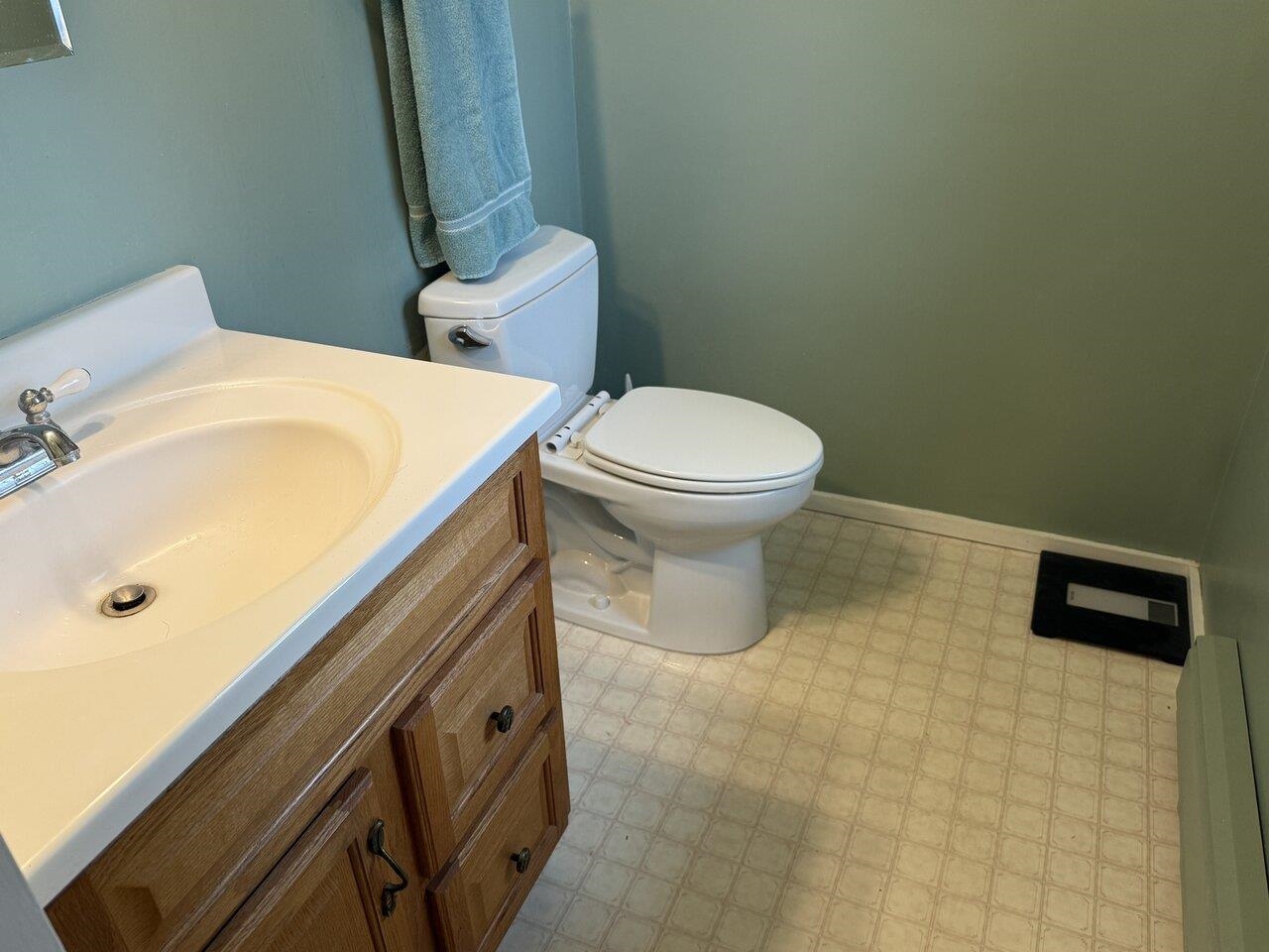 Waitsfield, Vermont, 05673, United States, 3 Bedrooms Bedrooms, ,2 BathroomsBathrooms,Residential,For Sale,1991927