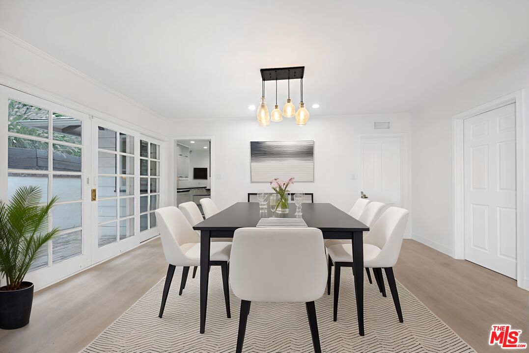 Los Angeles, California, 90046, United States, 3 Bedrooms Bedrooms, ,3 BathroomsBathrooms,Residential,For Sale,1838639