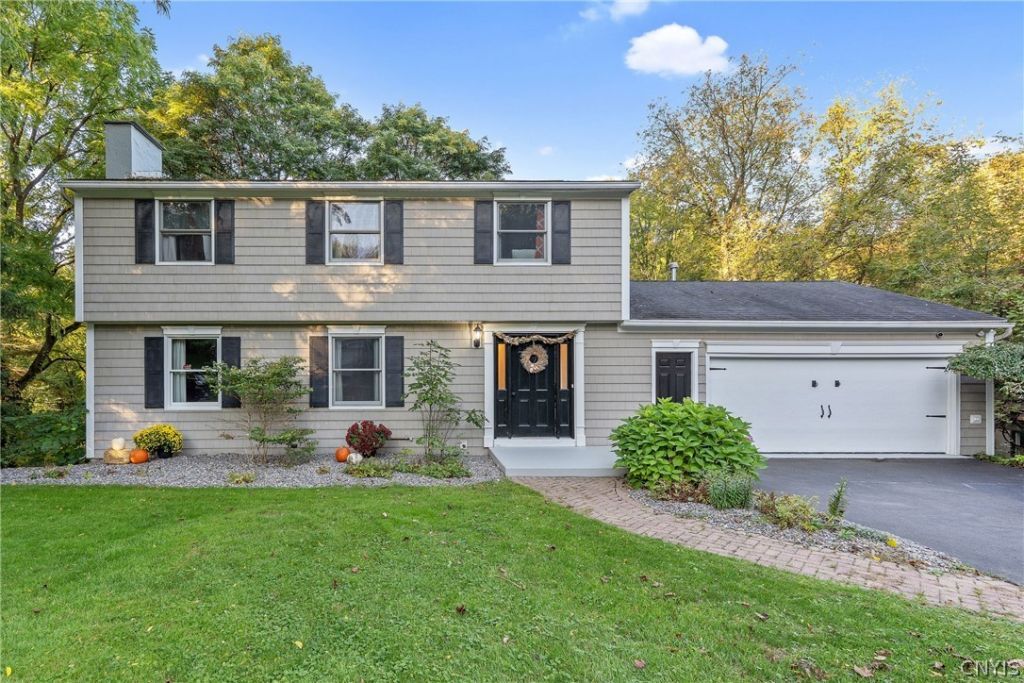 Churchill Ln, Fayetteville, NY 13066