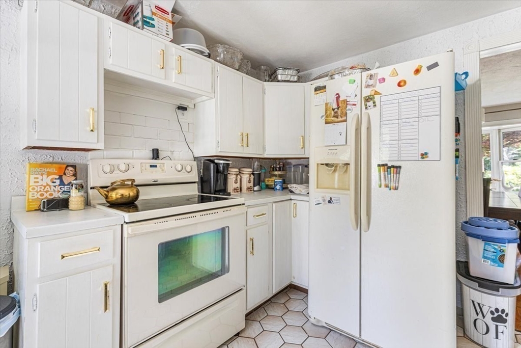 North Attleboro, Massachusetts, 02760, United States, 3 Bedrooms Bedrooms, ,Residential,For Sale,1872868