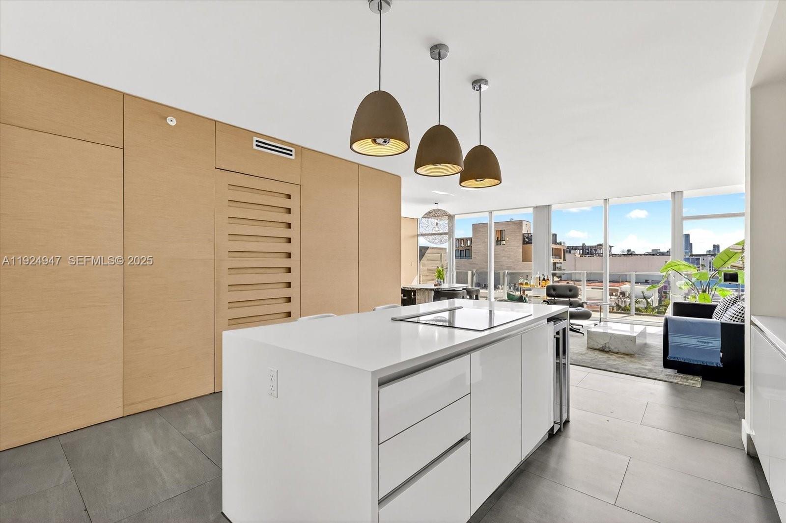 Miami Beach, Florida, 33139, United States, 3 Bedrooms Bedrooms, ,4 BathroomsBathrooms,Residential,For Sale,2003105