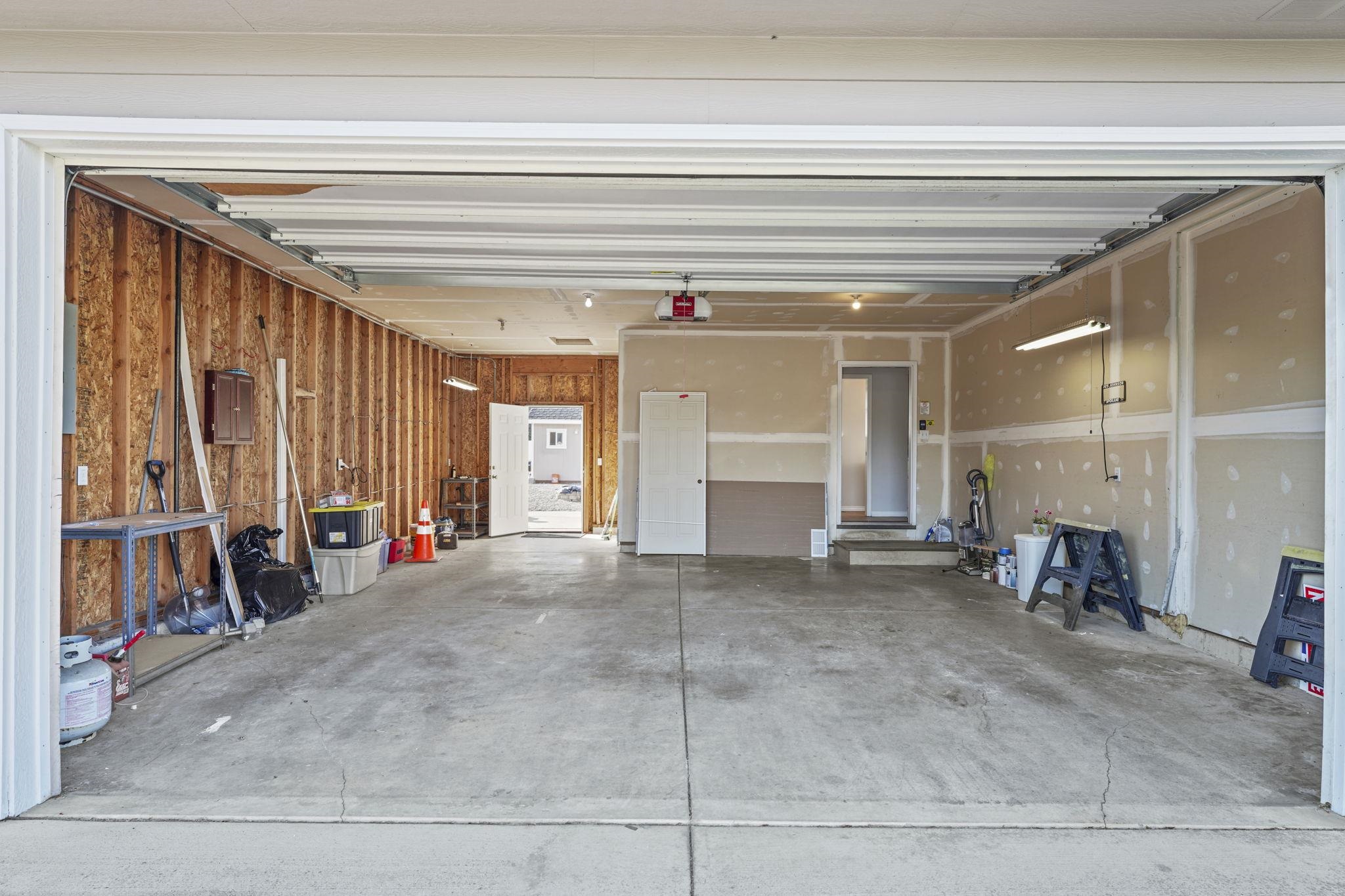 Mead, Washington, 99021, United States, 4 Bedrooms Bedrooms, ,4 BathroomsBathrooms,Residential,For Sale,1955187