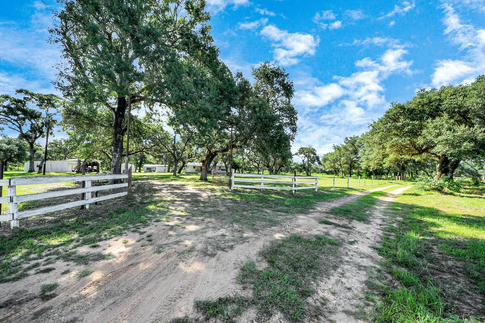 Sheridan, Texas, 78962, United States, 2 Bedrooms Bedrooms, ,2 BathroomsBathrooms,Residential,For Sale,1981605