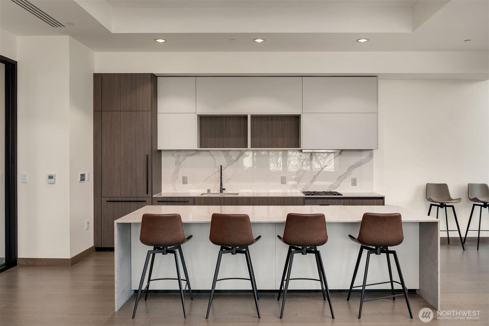Bellevue, Washington, 98004, United States, 1 Bedroom Bedrooms, ,1 BathroomBathrooms,Residential,For Sale,1901140
