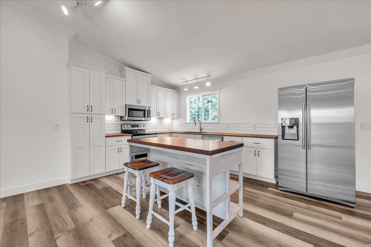 Placerville, California, 95667, United States, 4 Bedrooms Bedrooms, ,2 BathroomsBathrooms,Residential,For Sale,1853951