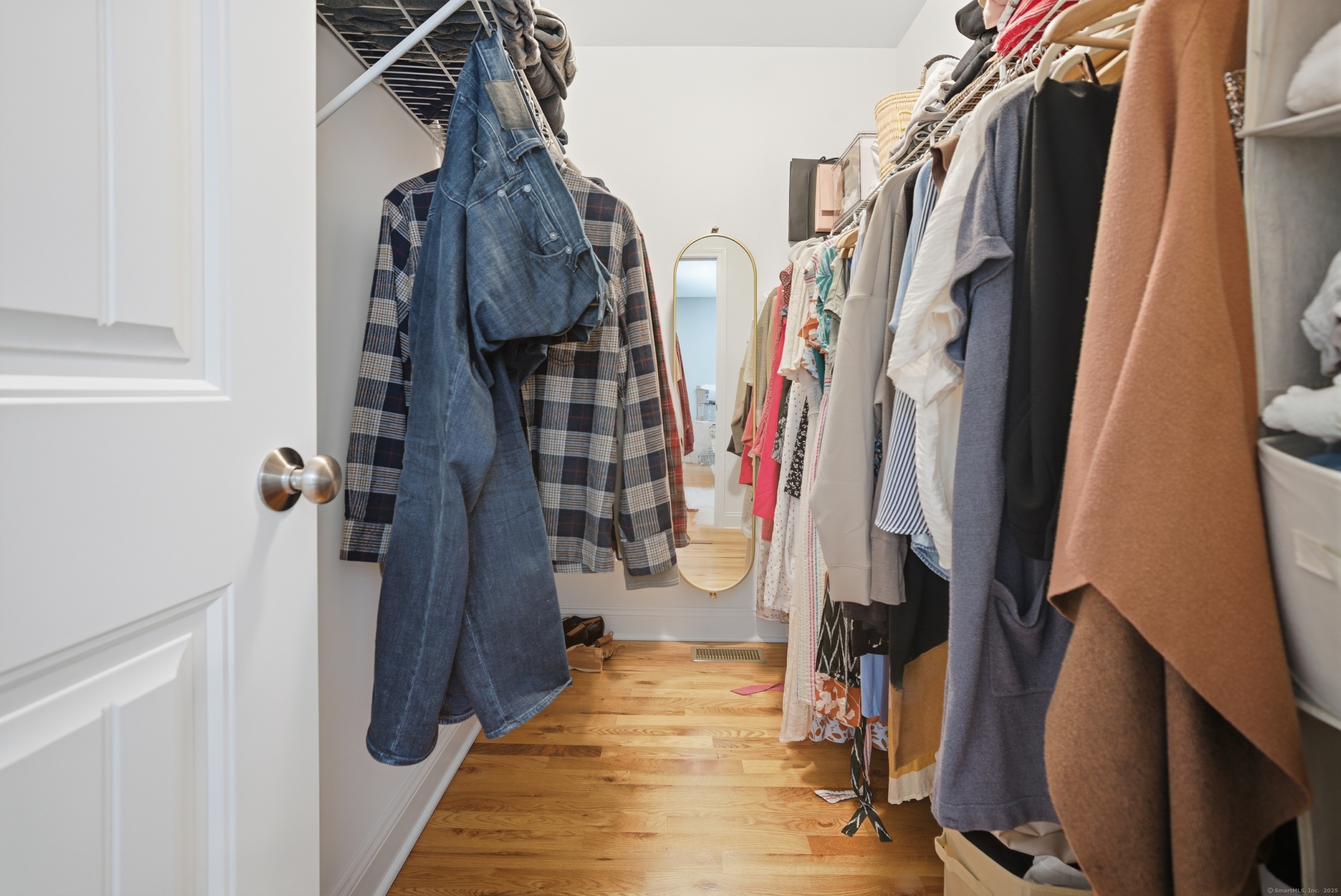 Milford, Connecticut, 06460, United States, 3 Bedrooms Bedrooms, ,3 BathroomsBathrooms,Residential,For Sale,1987930