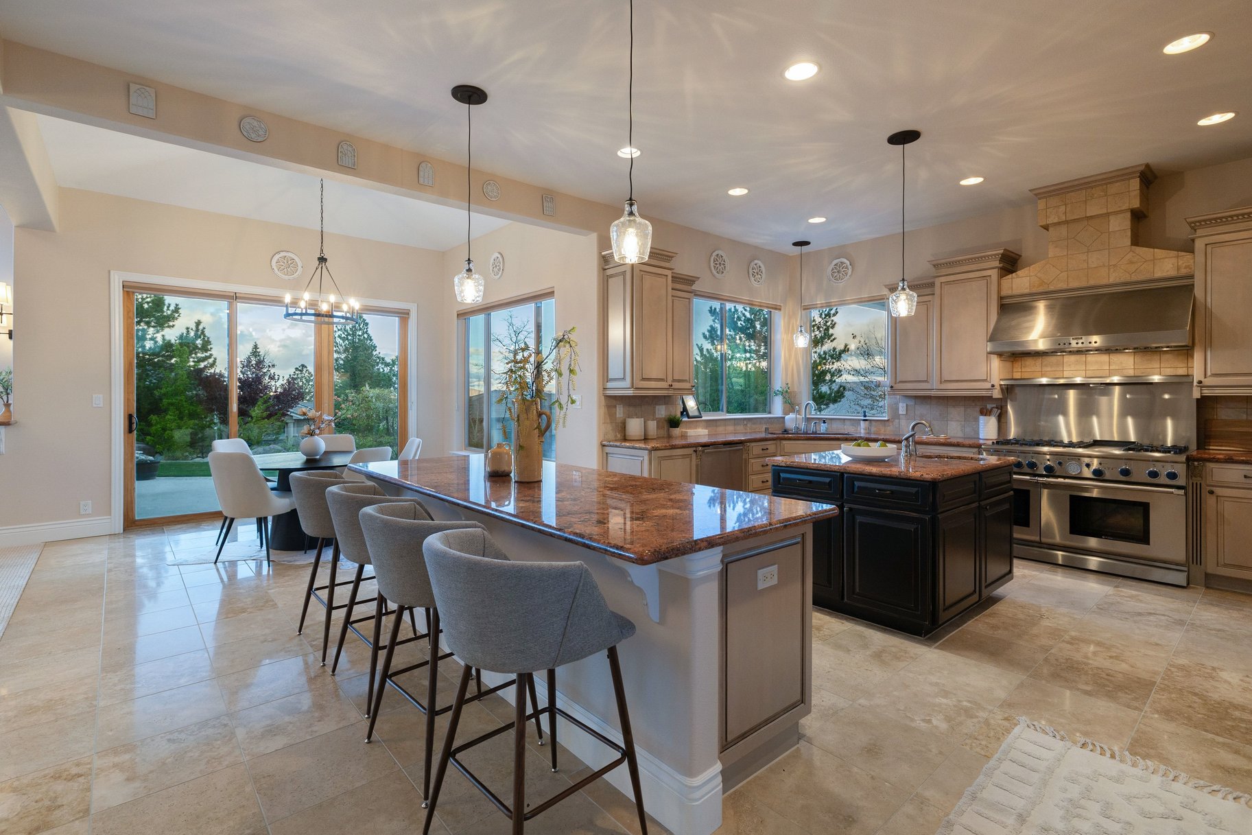  Private Mountain Estate with Elevated Views - 物件實景