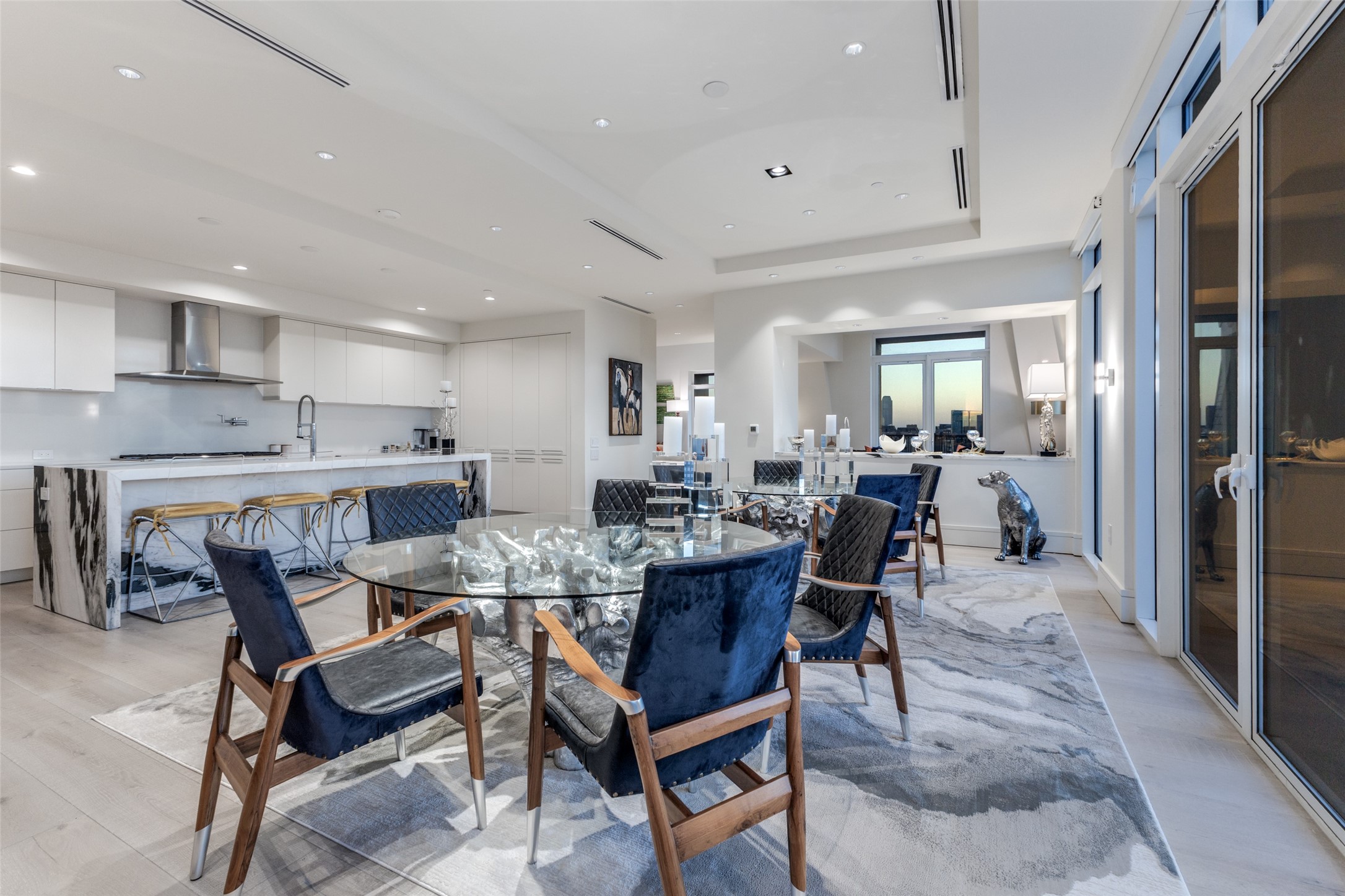 Dallas, Texas, 75219, United States, 3 Bedrooms Bedrooms, ,4 BathroomsBathrooms,Residential,For Sale,1993502