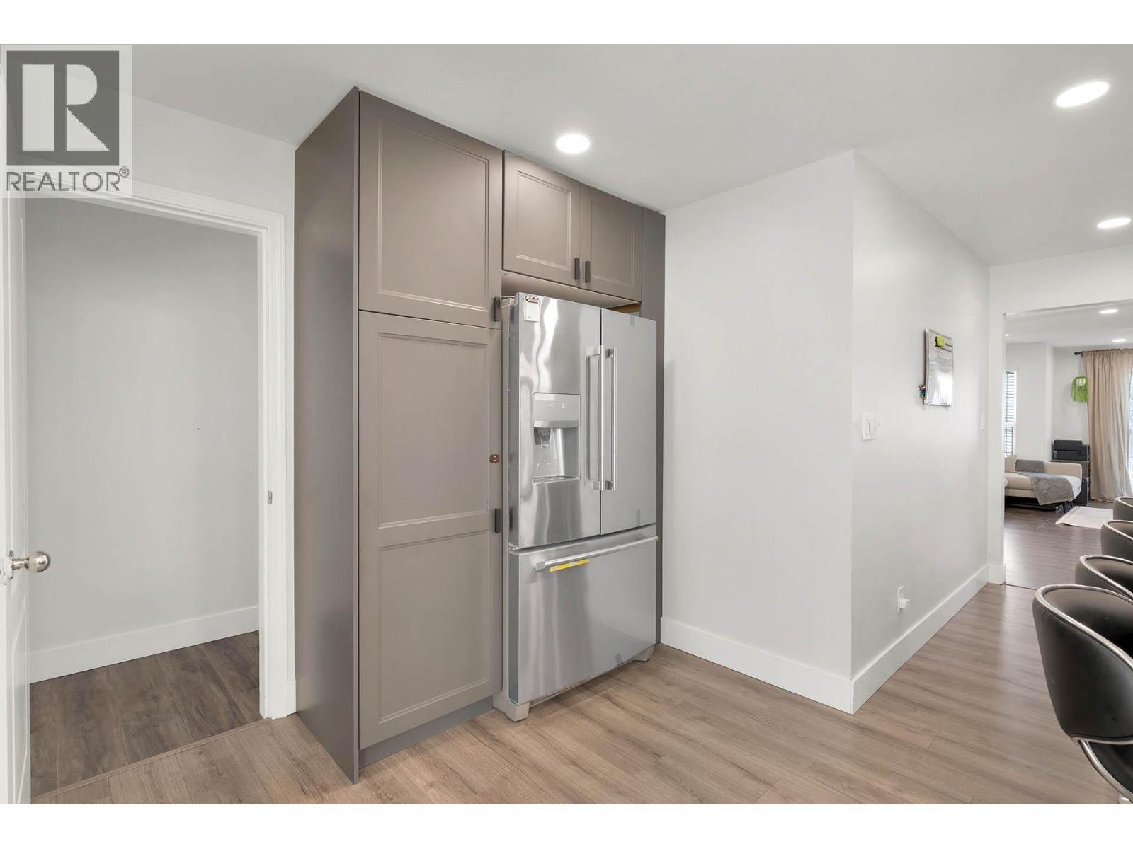 KAMLOOPS, British Columbia, V1S 1W2, CA, 6 Bedrooms Bedrooms, ,4 BathroomsBathrooms,Residential,For Sale,1950563