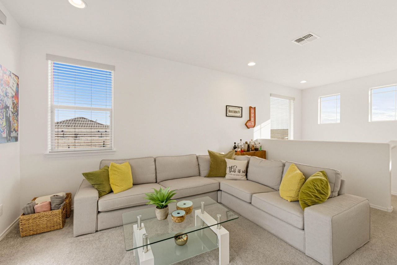 Albuquerque, New Mexico, 87120, United States, 5 Bedrooms Bedrooms, ,4 BathroomsBathrooms,Residential,For Sale,1957910