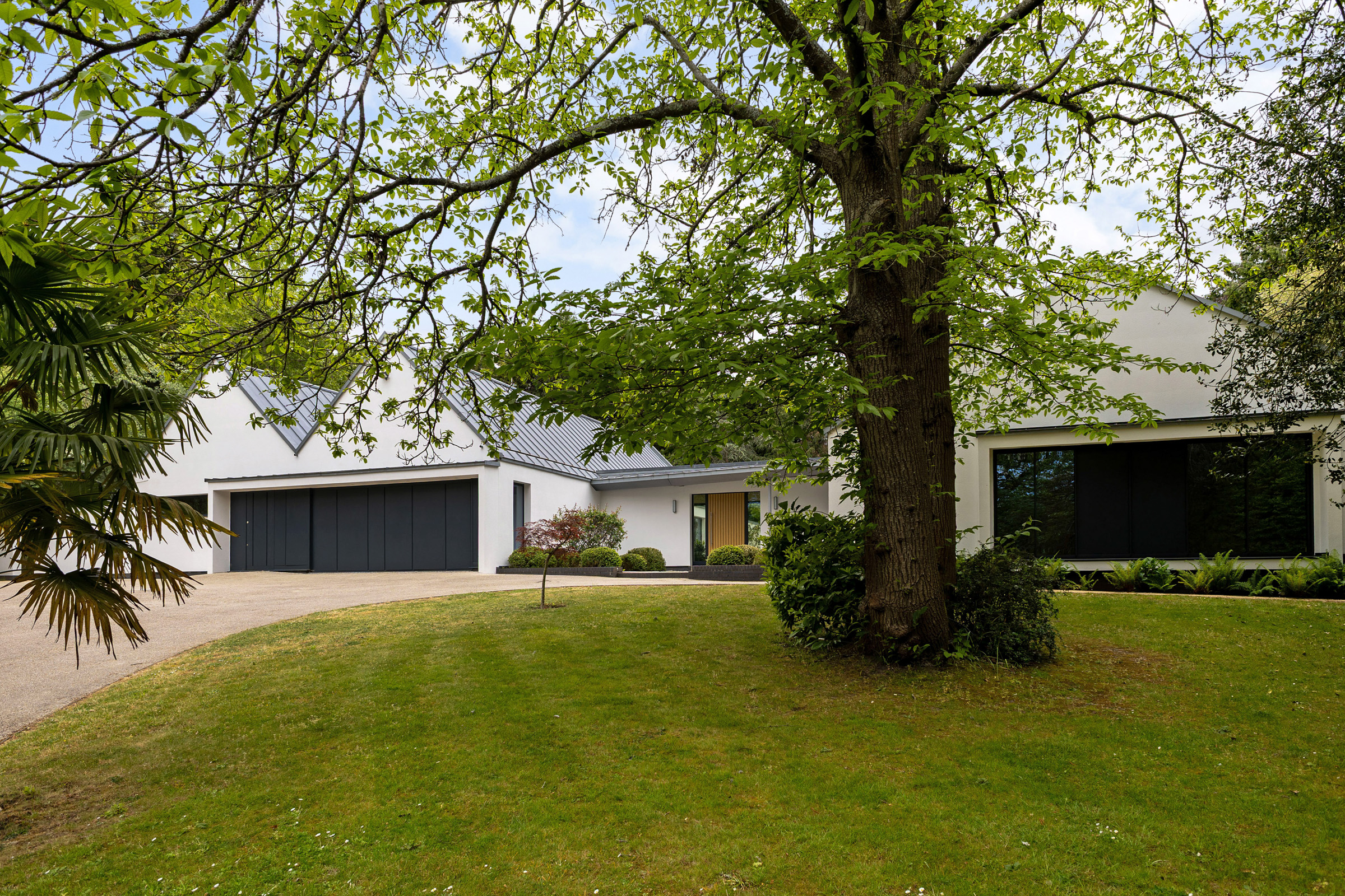  A Contemporary Five-Bedroom House with direct access onto Wentworth golf course - 物件實景