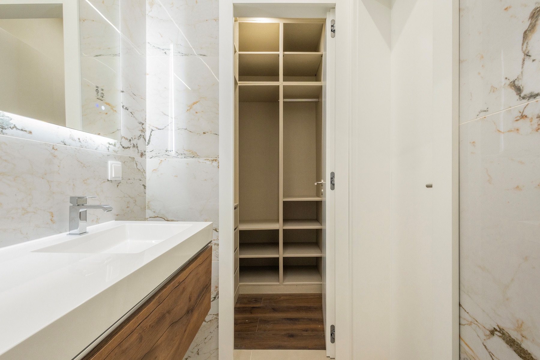  Flat, 3 bedrooms, for Sale - 物件實景