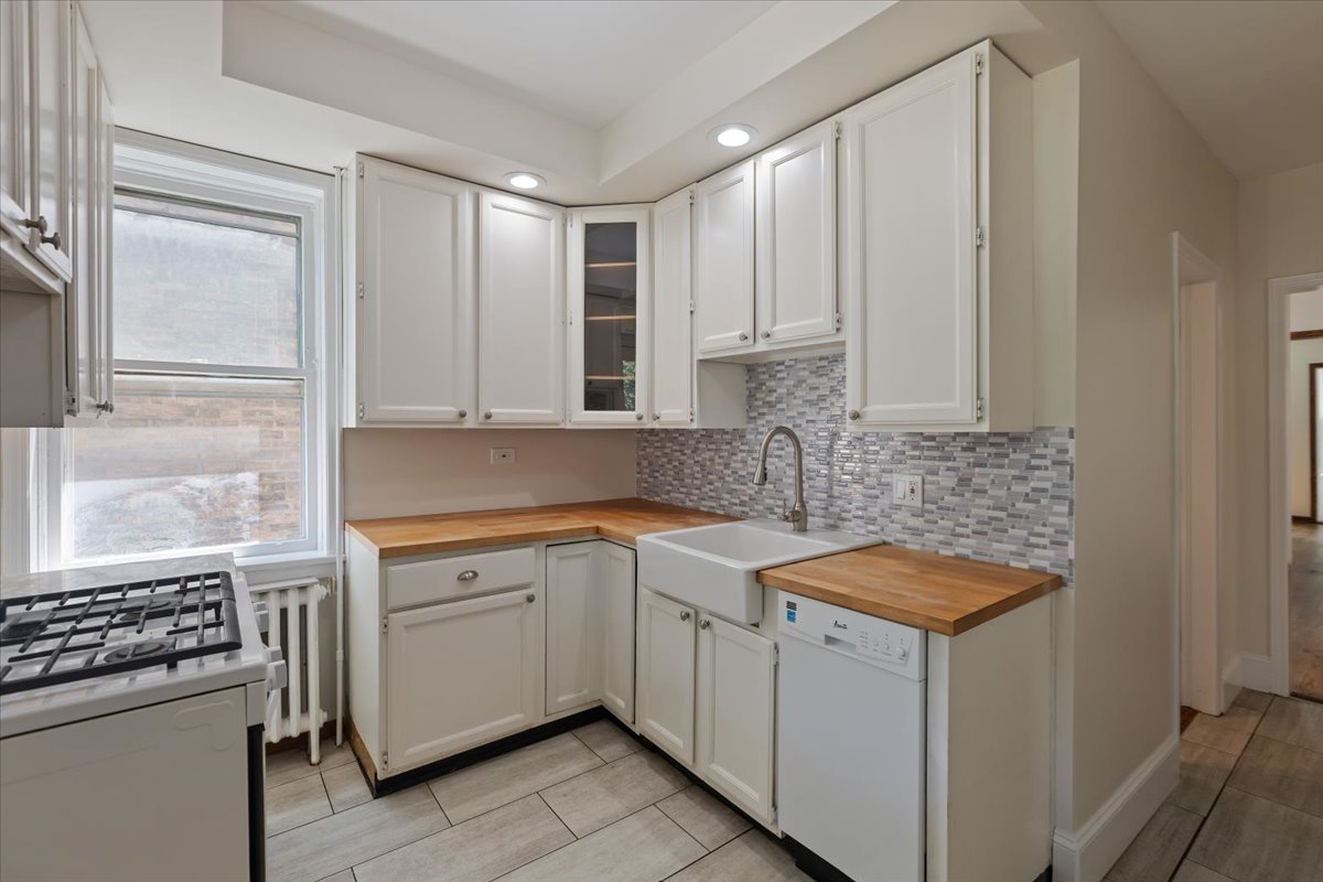 Evanston, Illinois, 60202, United States, 4 Bedrooms Bedrooms, ,Residential,For Sale,1923583