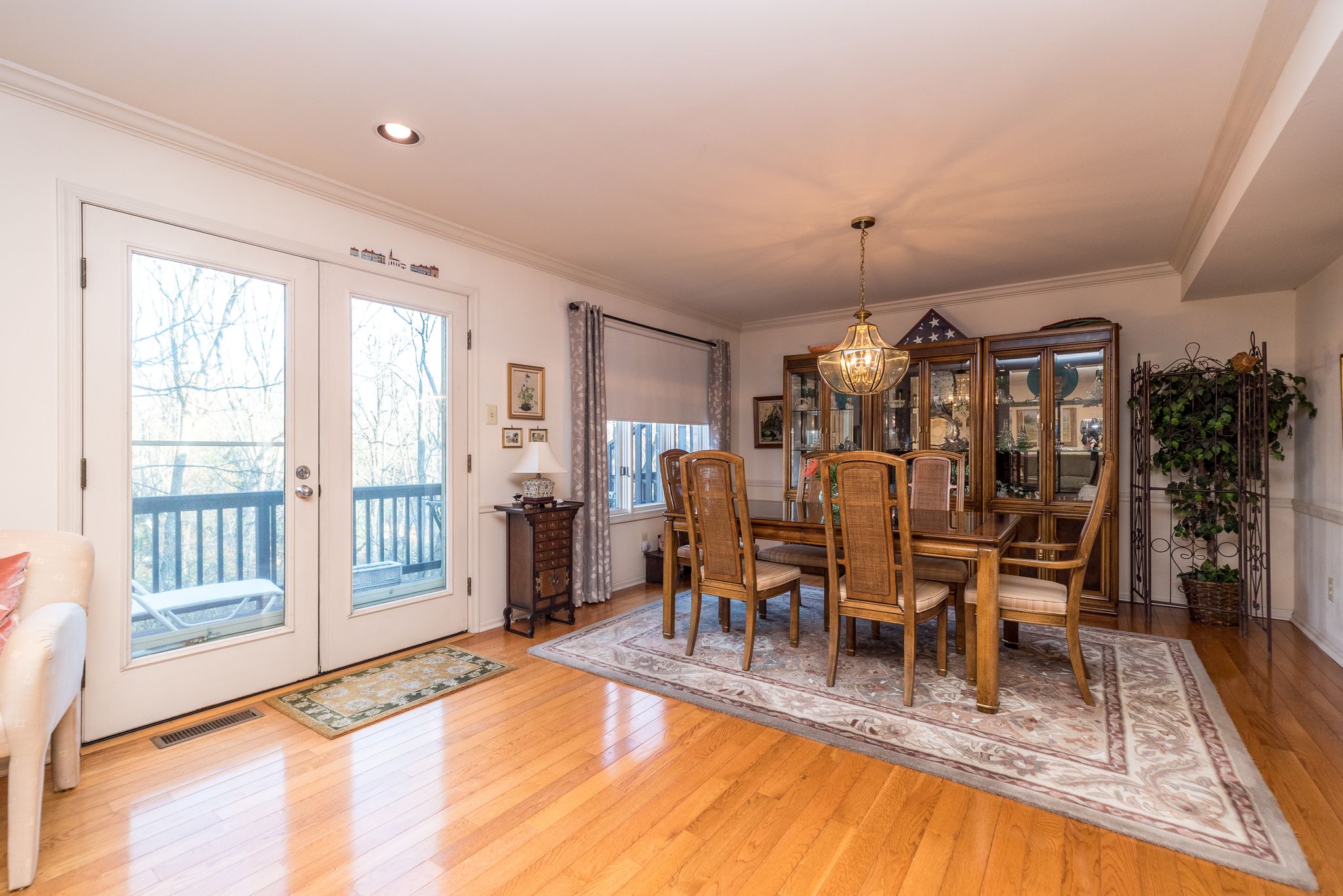 Chesterbrook, Pennsylvania, 19087, United States, 2 Bedrooms Bedrooms, ,3 BathroomsBathrooms,Residential,For Sale,1978885