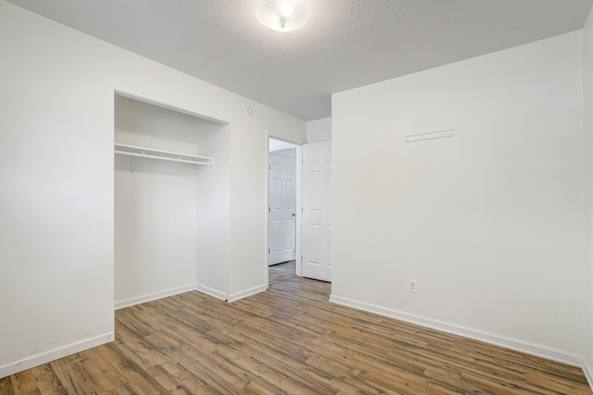 Updated Four Bedroom Home with Assumable Loan - 物件實景