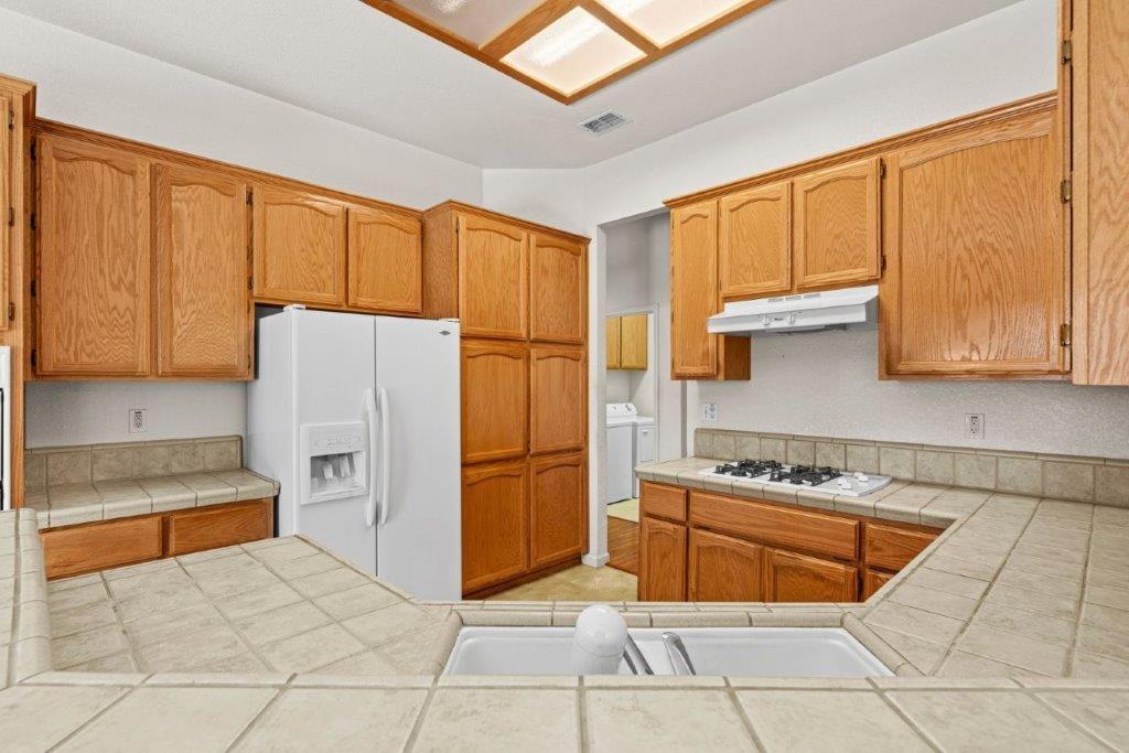 Galt, California, 95632, United States, 3 Bedrooms Bedrooms, ,2 BathroomsBathrooms,Residential,For Sale,1983773