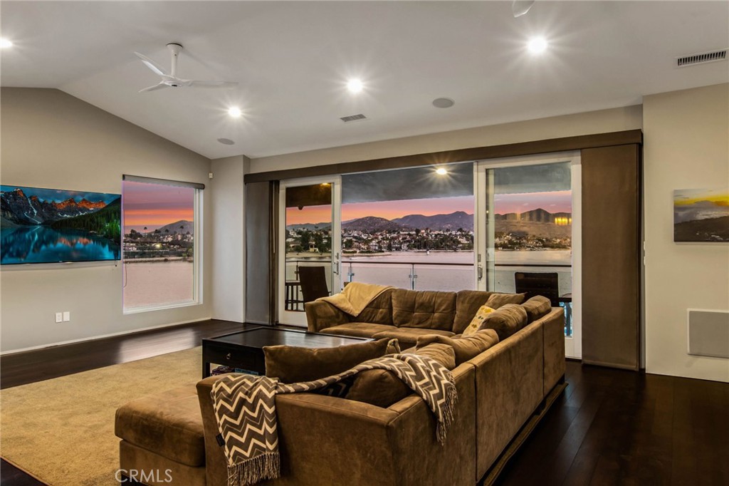 Canyon Lake, California, 92587, United States, 6 Bedrooms Bedrooms, ,5 BathroomsBathrooms,Residential,For Sale,1975311