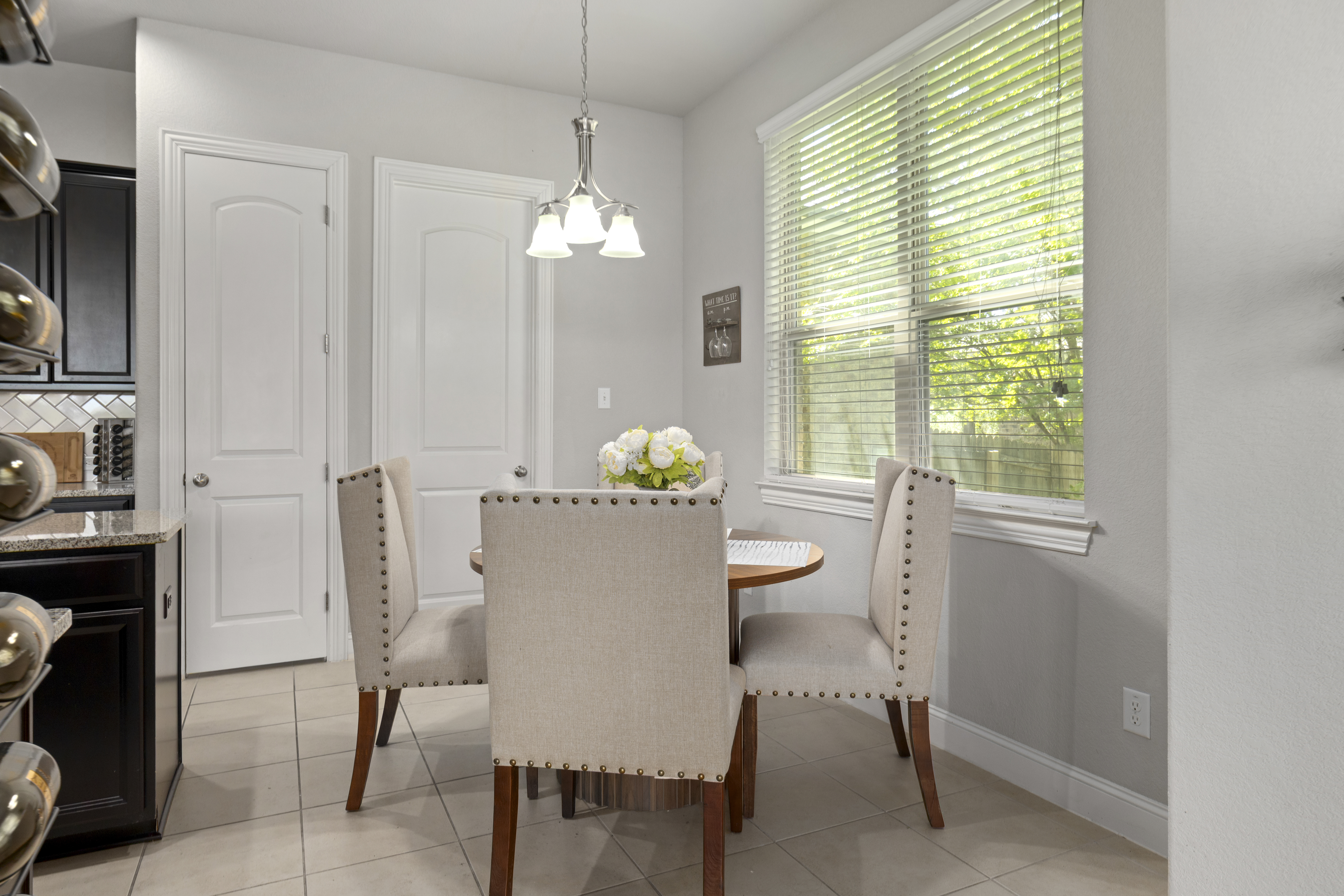  Flexible Living + Game Room in Desirable Northside ISD - 物件實景