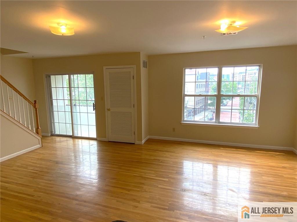 Newark, New Jersey, 07105, United States, 2 Bedrooms Bedrooms, ,3 BathroomsBathrooms,Residential,For Sale,1877508
