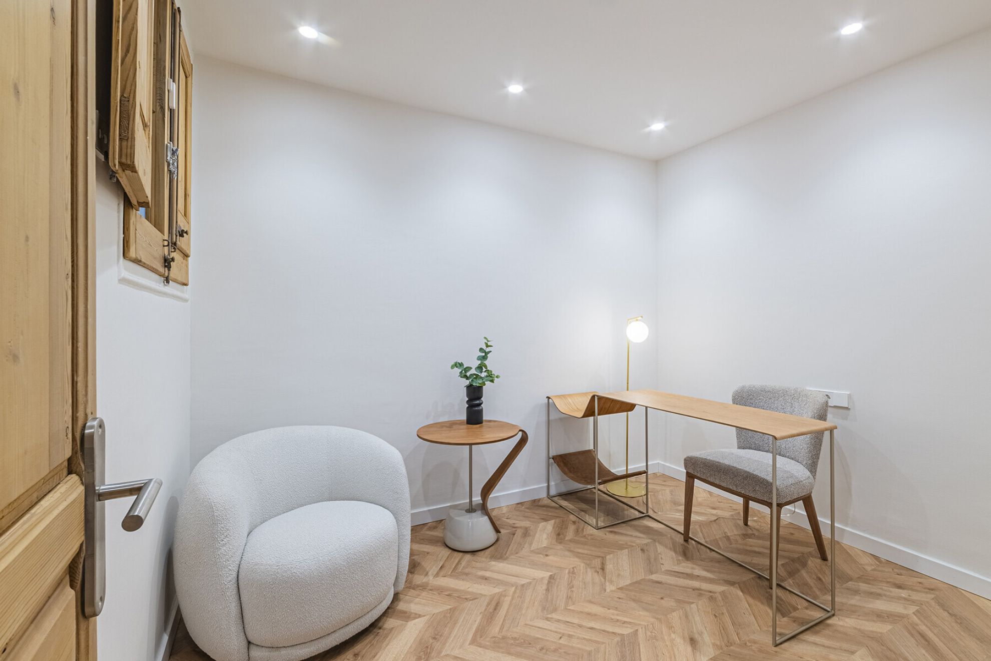  Exclusive brand new property in Girona pedestrian street in Quadrat d