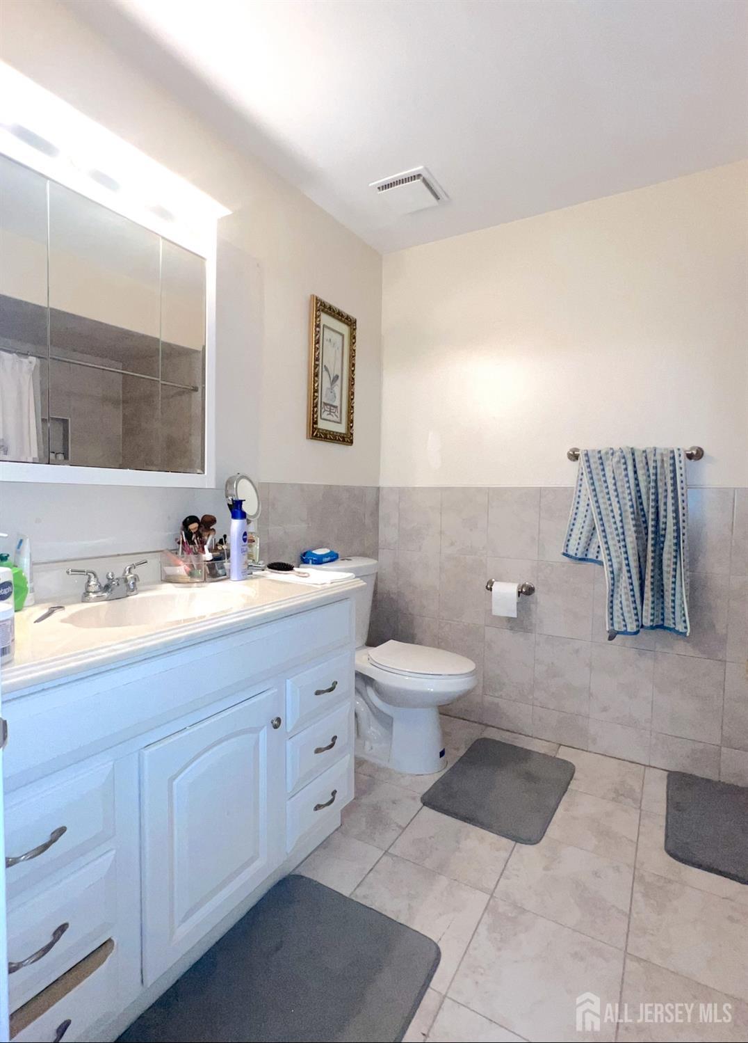 East Brunswick, New Jersey, 08816, United States, 4 Bedrooms Bedrooms, ,3 BathroomsBathrooms,Residential,For Sale,1934304