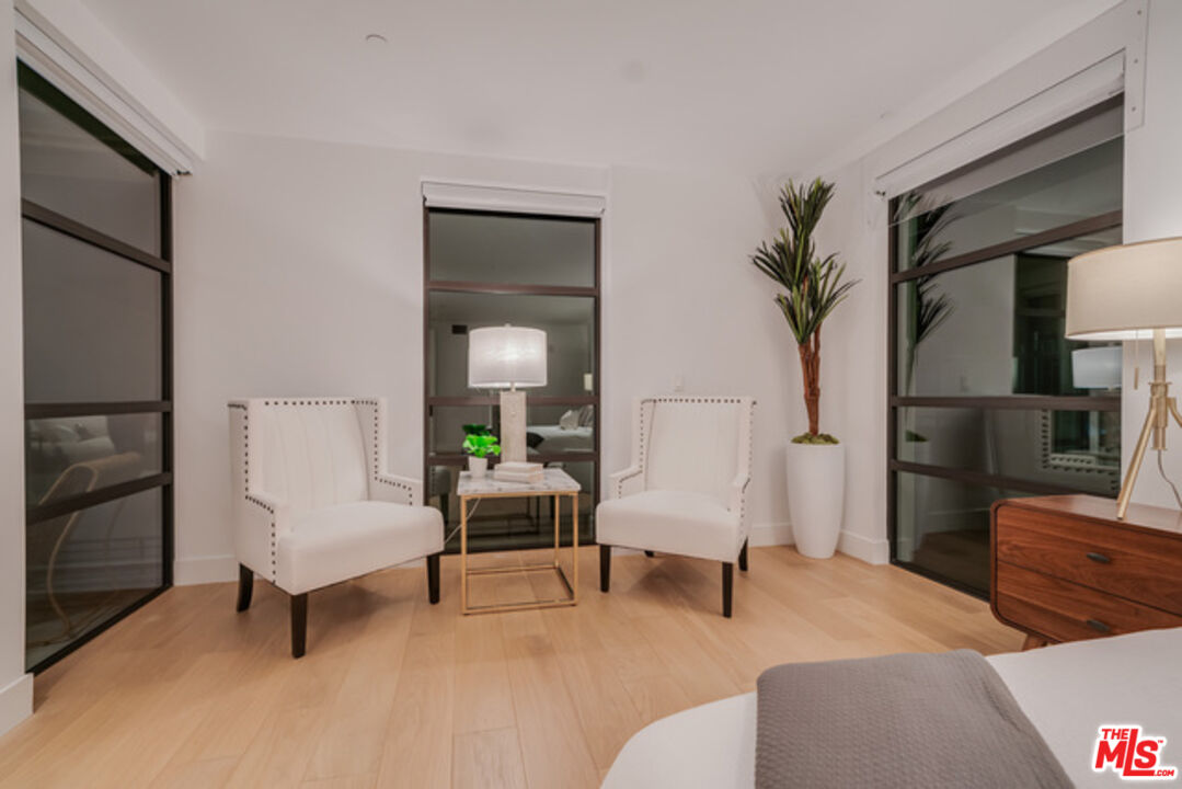 Los Angeles, California, 90024, United States, 2 Bedrooms Bedrooms, ,2 BathroomsBathrooms,Residential,For Sale,1940220