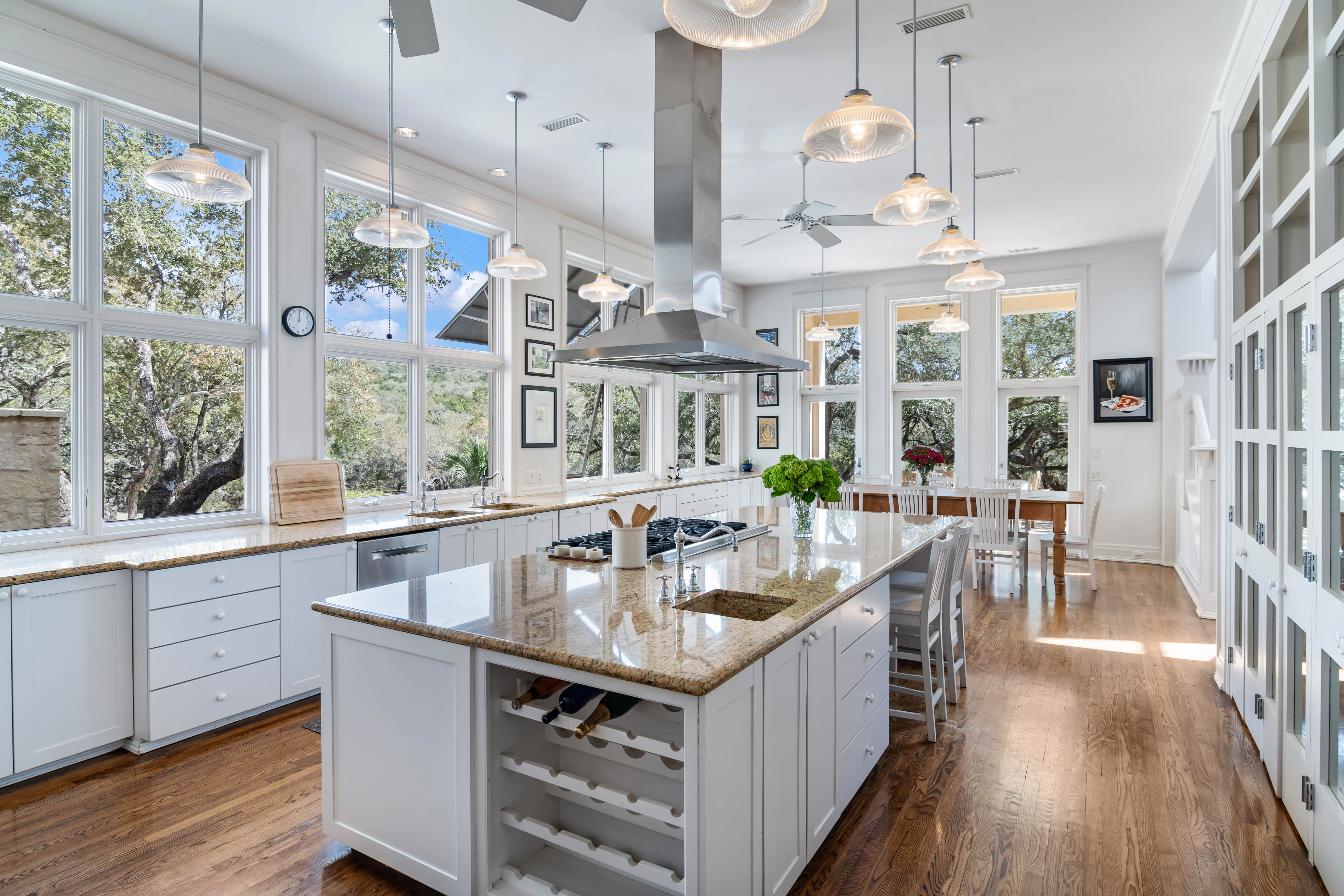  Hill Country Estate with Privacy and Presence - 物件實景