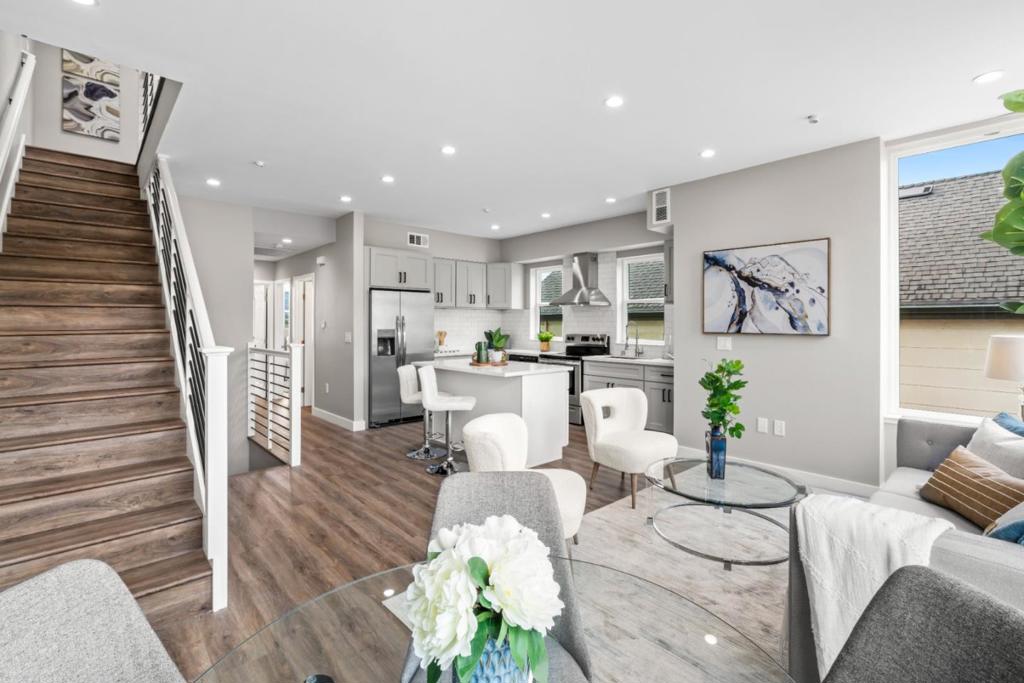 South San Francisco, California, 94080, United States, 4 Bedrooms Bedrooms, ,4 BathroomsBathrooms,Residential,For Sale,2034124