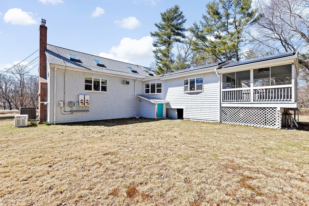 Easton, Massachusetts, 02375, United States, 3 Bedrooms Bedrooms, ,3 BathroomsBathrooms,Residential,For Sale,1975214