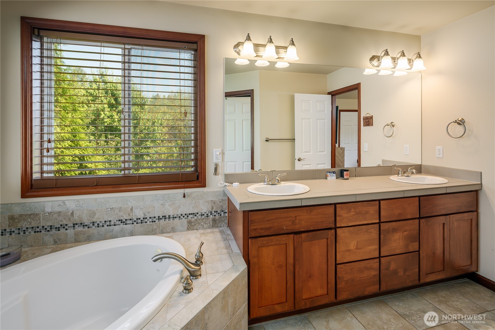 Bothell, Washington, 98012, United States, 4 Bedrooms Bedrooms, ,3 BathroomsBathrooms,Residential,For Sale,1939076