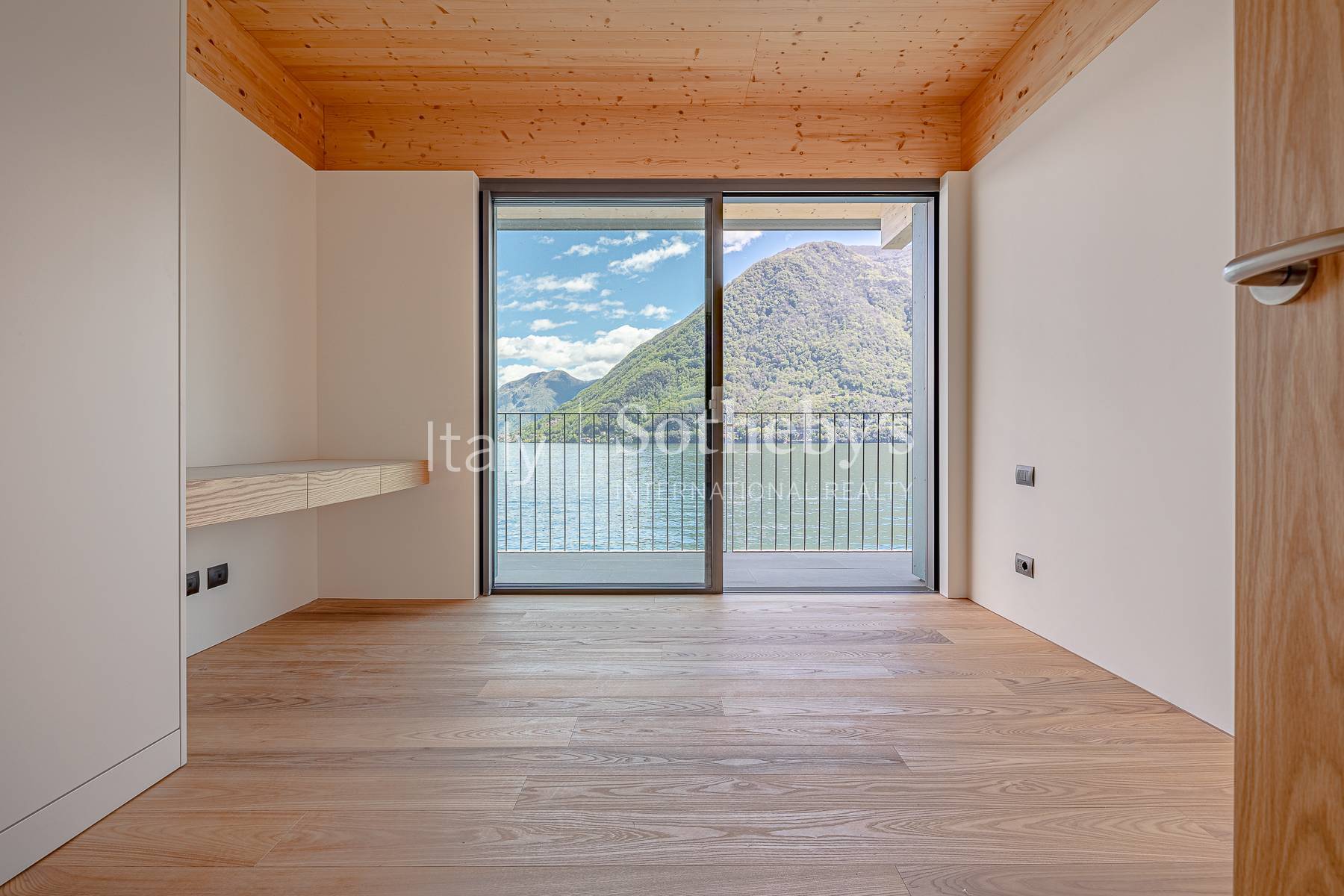  Incredible newly built villa with enchanting lake view - 物件實景