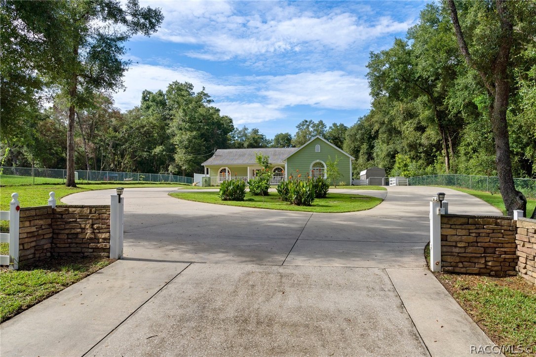 Dunnellon, Florida, 34431, United States, 4 Bedrooms Bedrooms, ,2 BathroomsBathrooms,Residential,For Sale,1920438