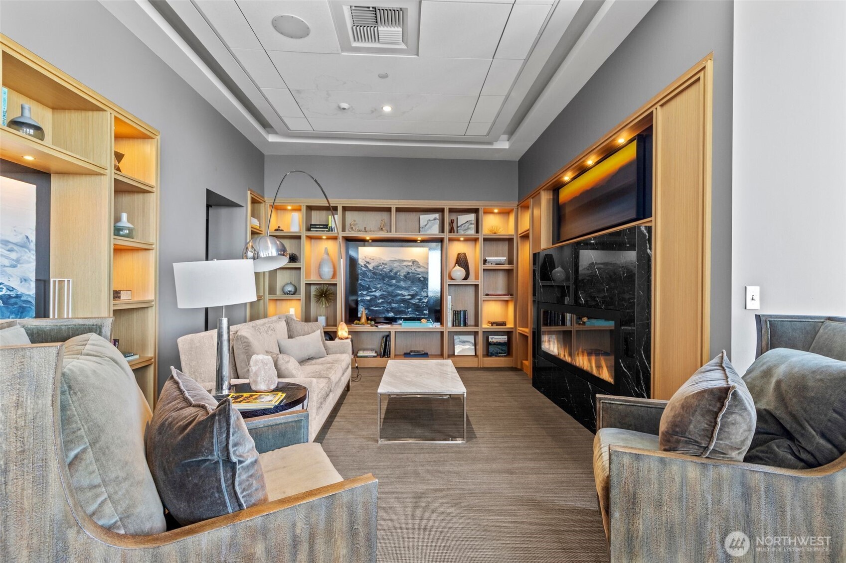 Seattle, Washington, 98101, United States, 2 Bedrooms Bedrooms, ,1 BathroomBathrooms,Residential,For Sale,1897094