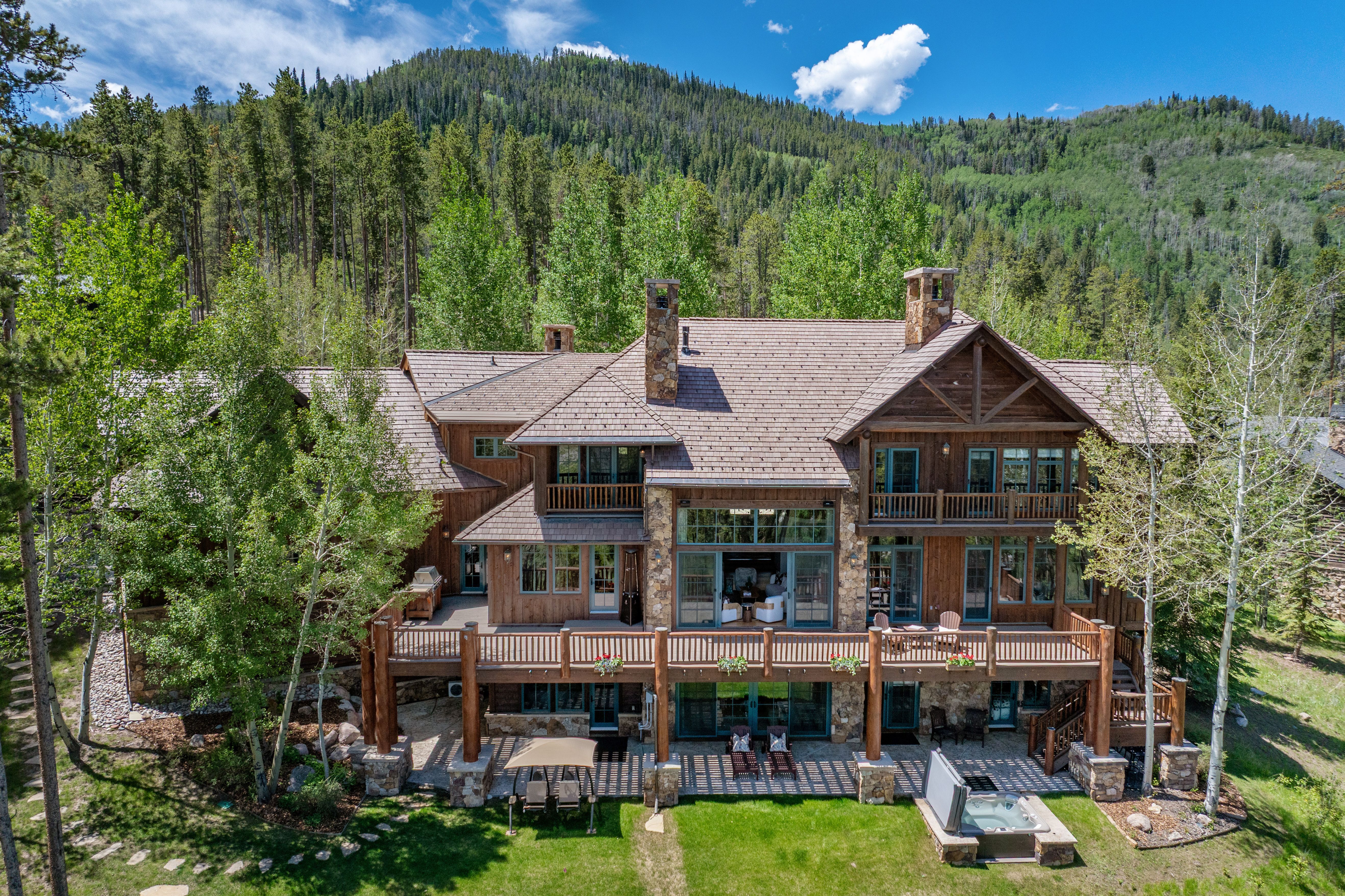  317 Elk Woods is the Kind of Mountain Estate that Earns its Setting - 物件實景