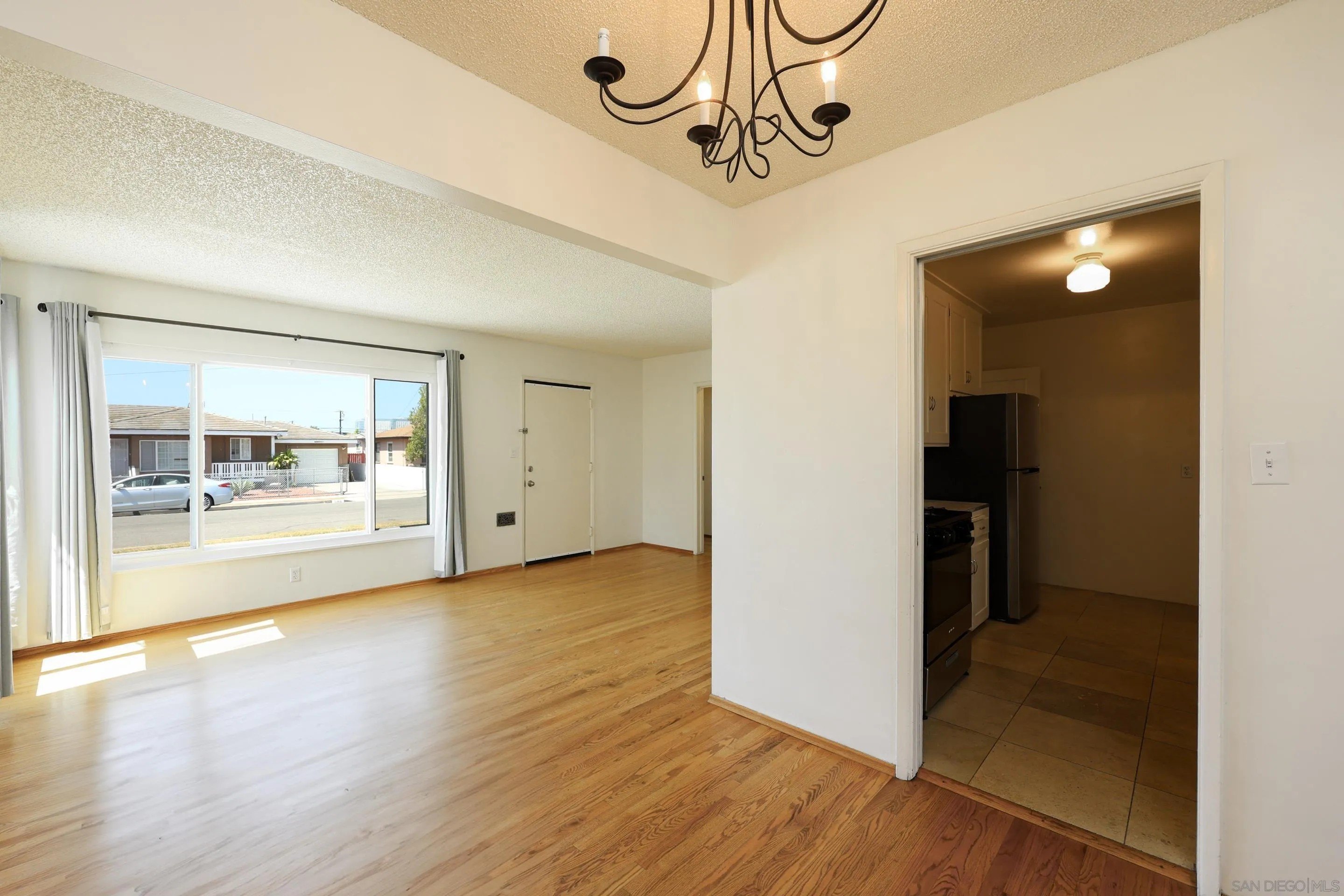 Chula Vista, California, 91910, United States, 3 Bedrooms Bedrooms, ,2 BathroomsBathrooms,Residential,For Sale,1916968