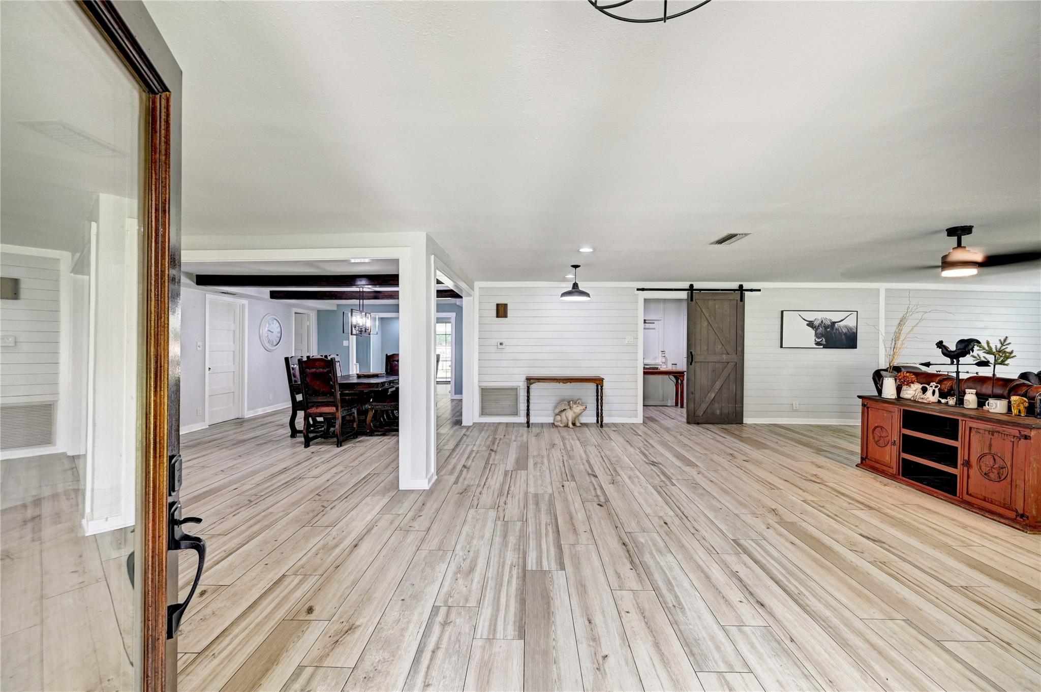 Huntsville, Texas, 77320, United States, 4 Bedrooms Bedrooms, ,3 BathroomsBathrooms,Residential,For Sale,1921043