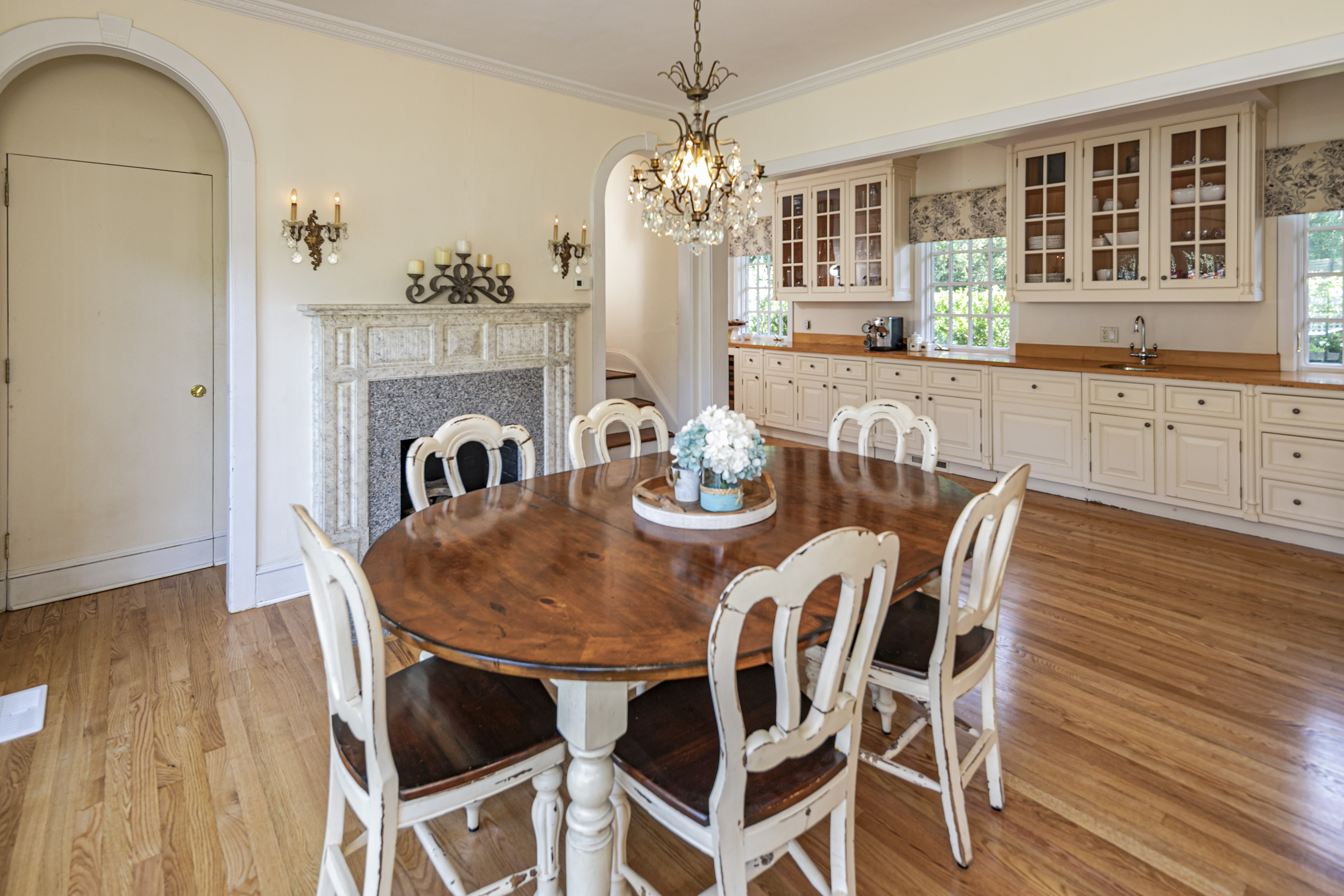  Sprawling Estate with a Rich History and Gorgeous Grounds - 物件實景