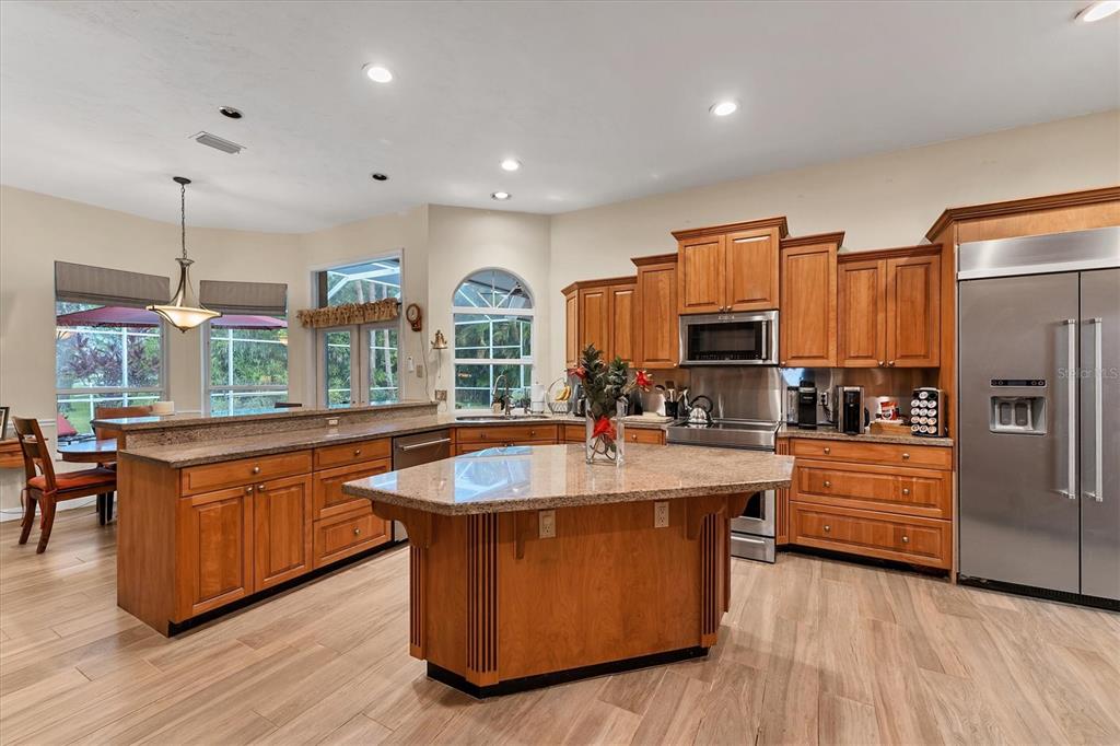Sarasota, Florida, 34233, United States, 4 Bedrooms Bedrooms, ,4 BathroomsBathrooms,Residential,For Sale,1891764