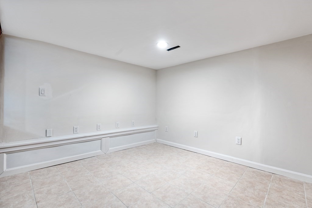 Dedham, Massachusetts, 02136, United States, 3 Bedrooms Bedrooms, ,2 BathroomsBathrooms,Residential,For Sale,1927811