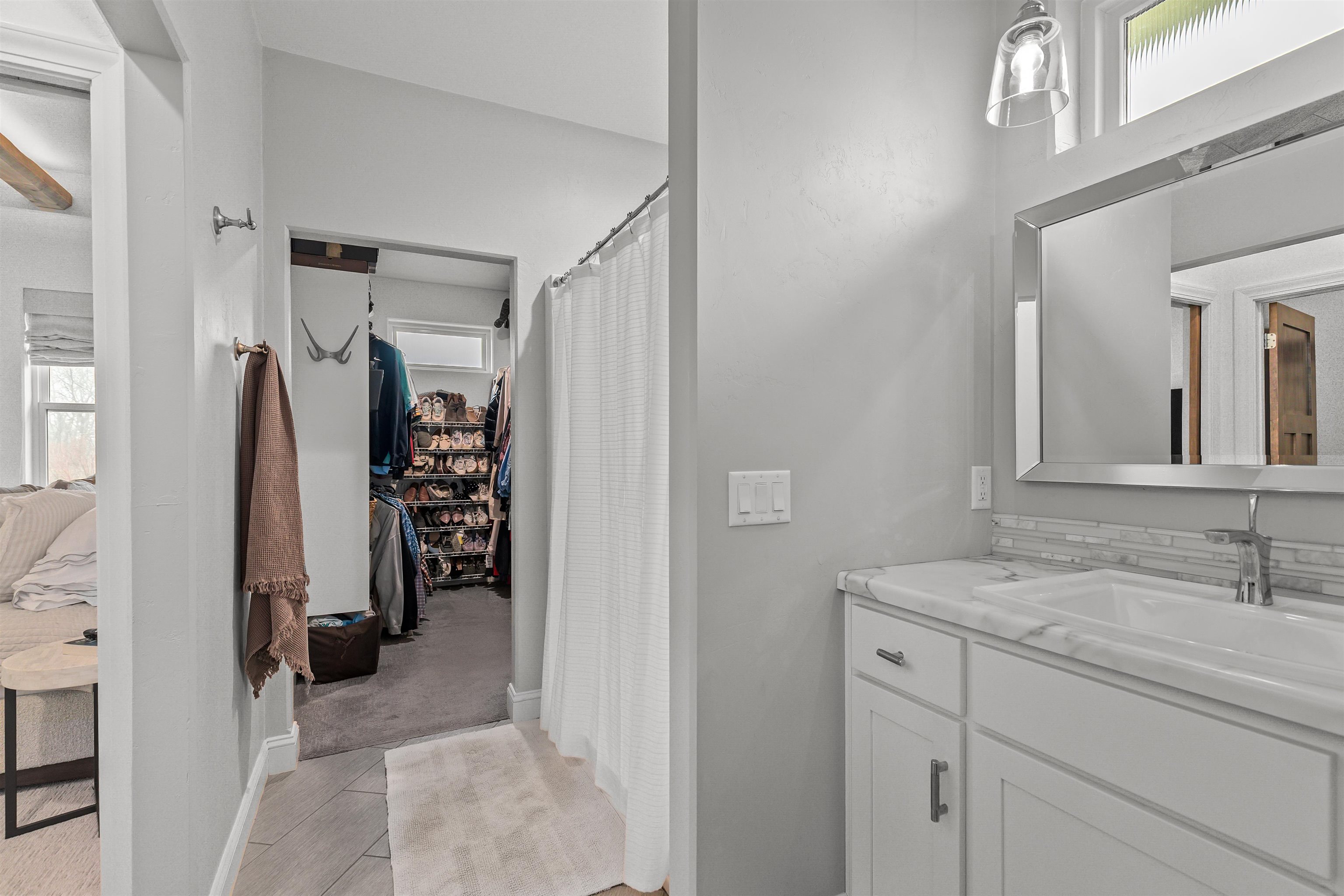Greenville, Wisconsin, 54942-8126, United States, 6 Bedrooms Bedrooms, ,5 BathroomsBathrooms,Residential,For Sale,2040409