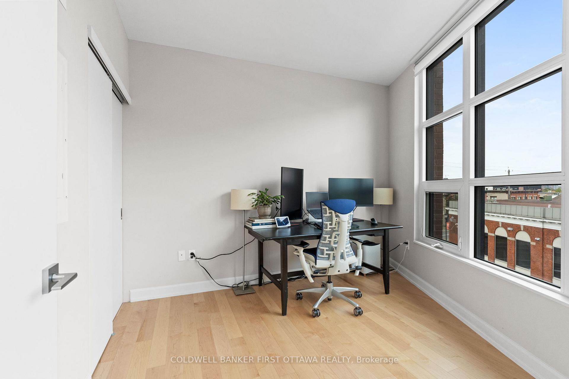 WEST CENTRE TOWN, Ontario, K1Y 4G9, CA, 2 Bedrooms Bedrooms, ,Residential,For Sale,1950292