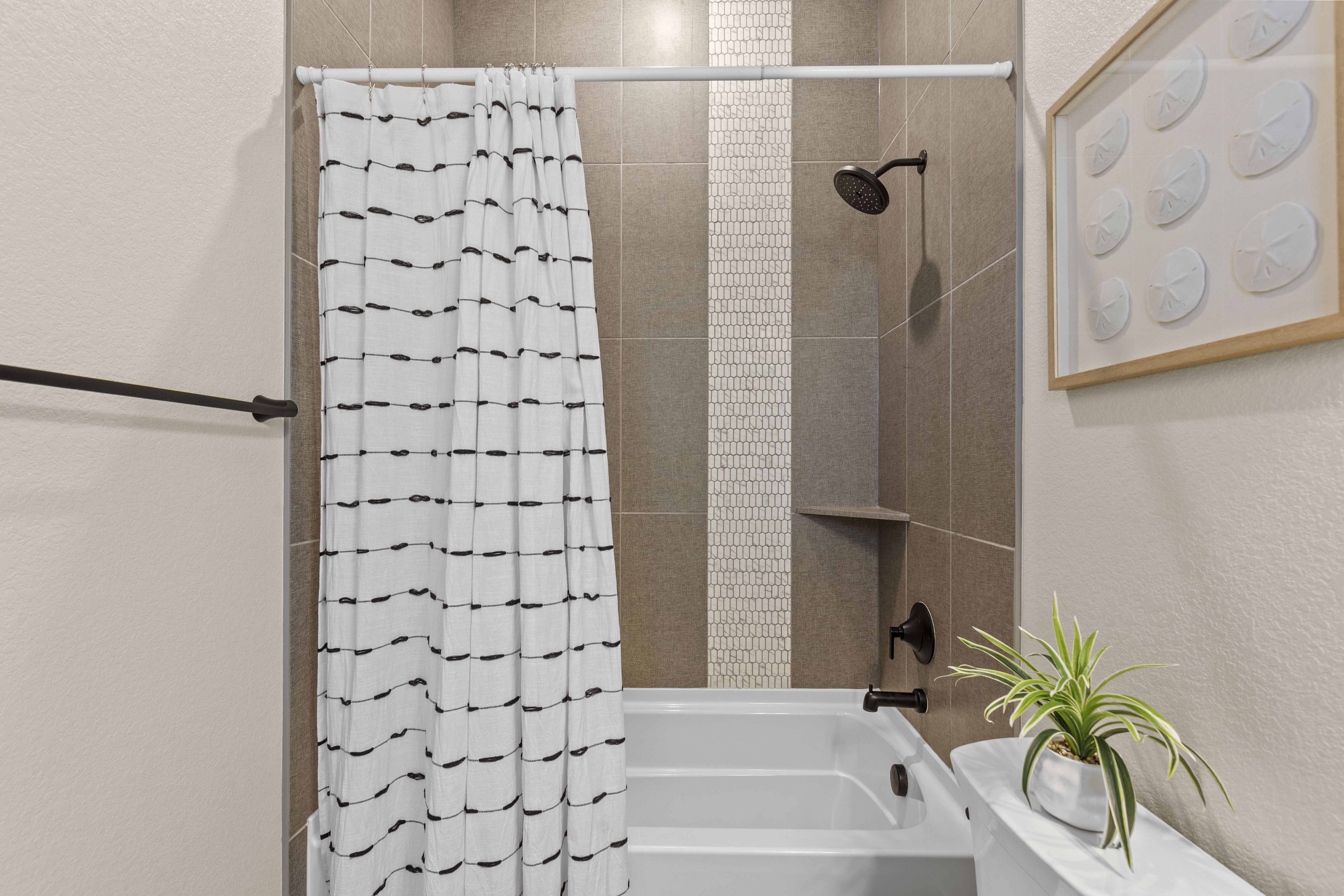  100% Move-in Ready and Beautifully Designed - 物件實景