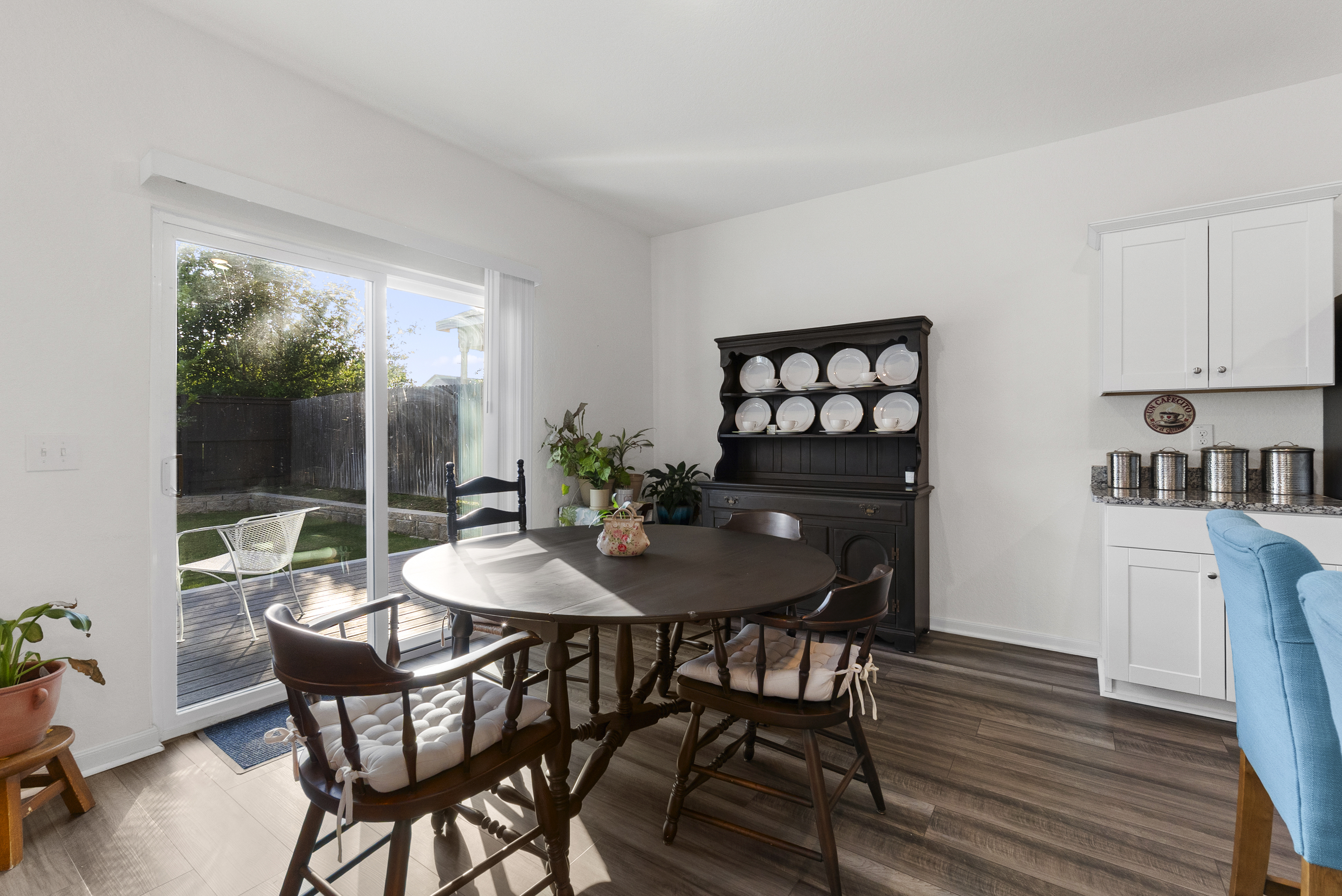  Spacious Living with Modern Upgrades - 物件實景