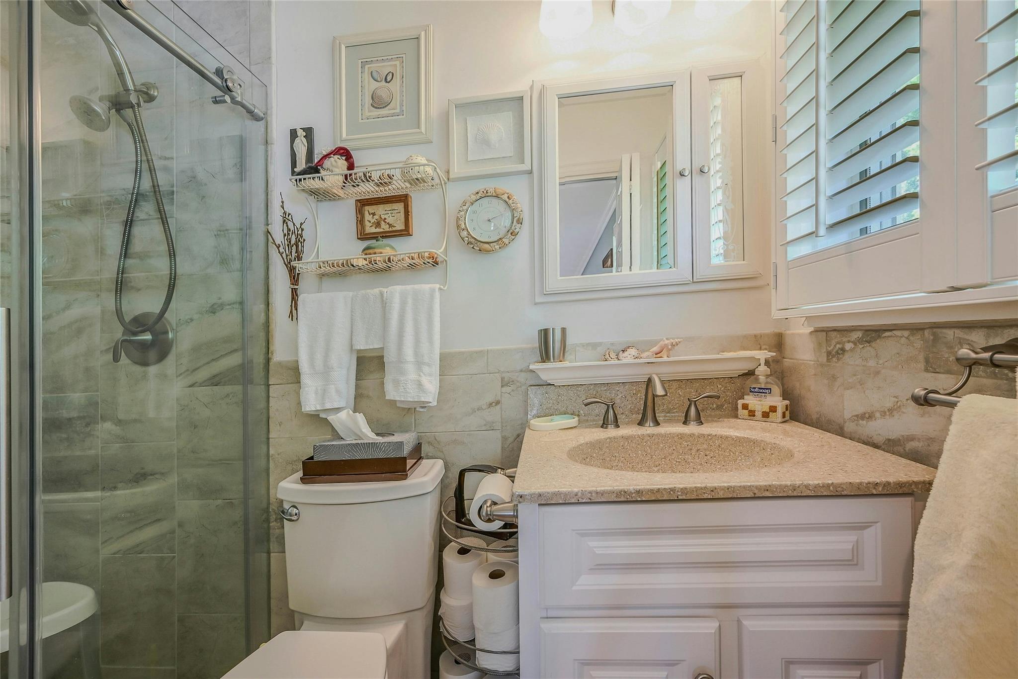 Sayville, New York, 11782, United States, 3 Bedrooms Bedrooms, ,2 BathroomsBathrooms,Residential,For Sale,1892775