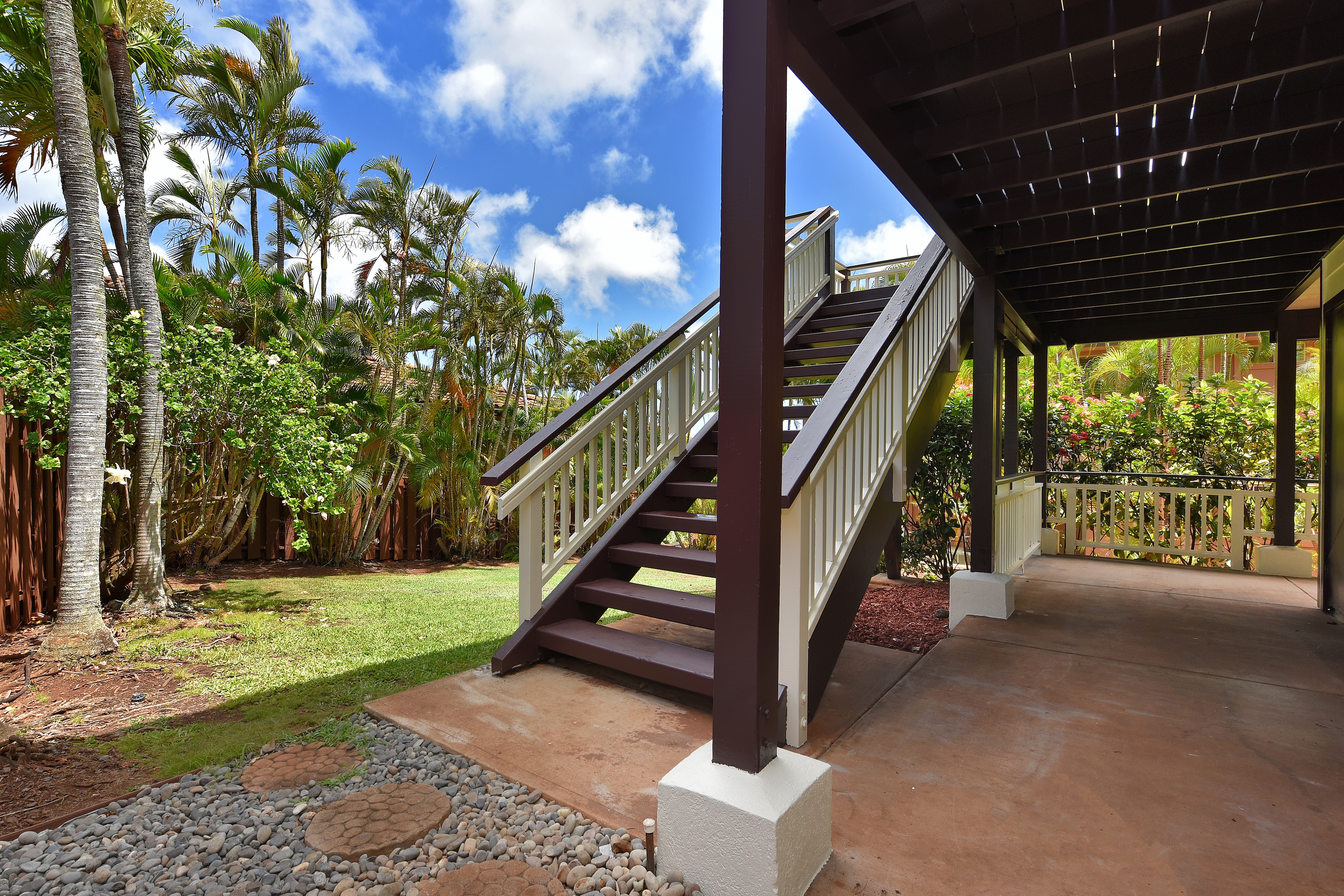  Updated two-story home featuring ocean and island views - 物件實景