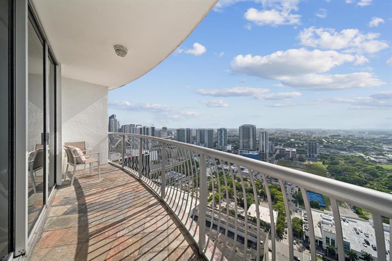 Miami, Florida, 33132, United States, 2 Bedrooms Bedrooms, ,2 BathroomsBathrooms,Residential,For Sale,1793358