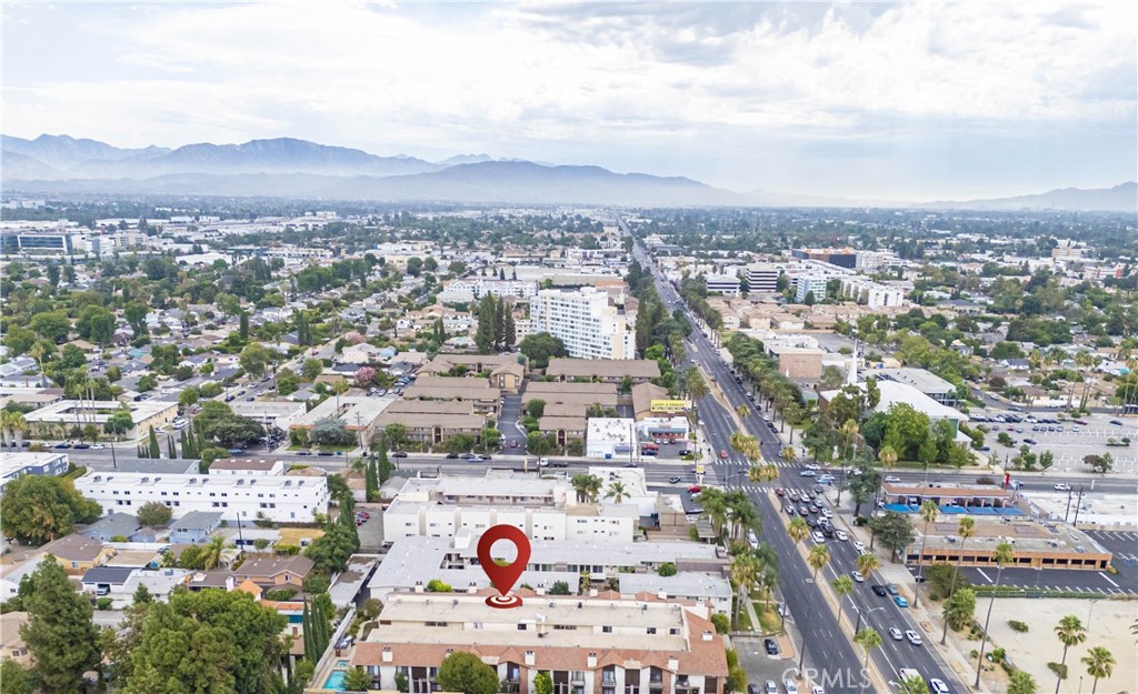 Van Nuys, California, 91405, United States, 3 Bedrooms Bedrooms, ,2 BathroomsBathrooms,Residential,For Sale,1927818