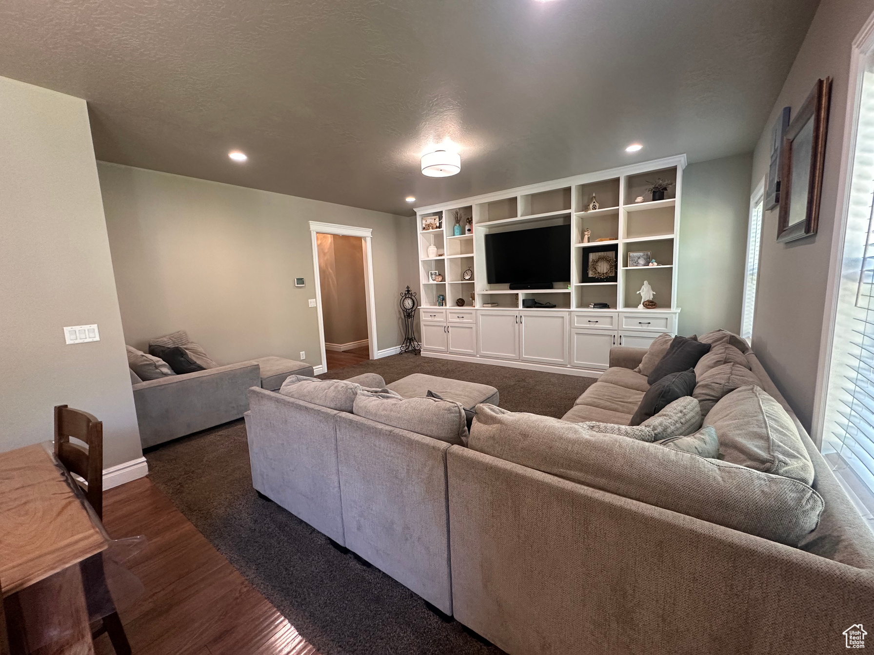 Roosevelt, Utah, 84066, United States, 6 Bedrooms Bedrooms, ,3 BathroomsBathrooms,Residential,For Sale,1976583