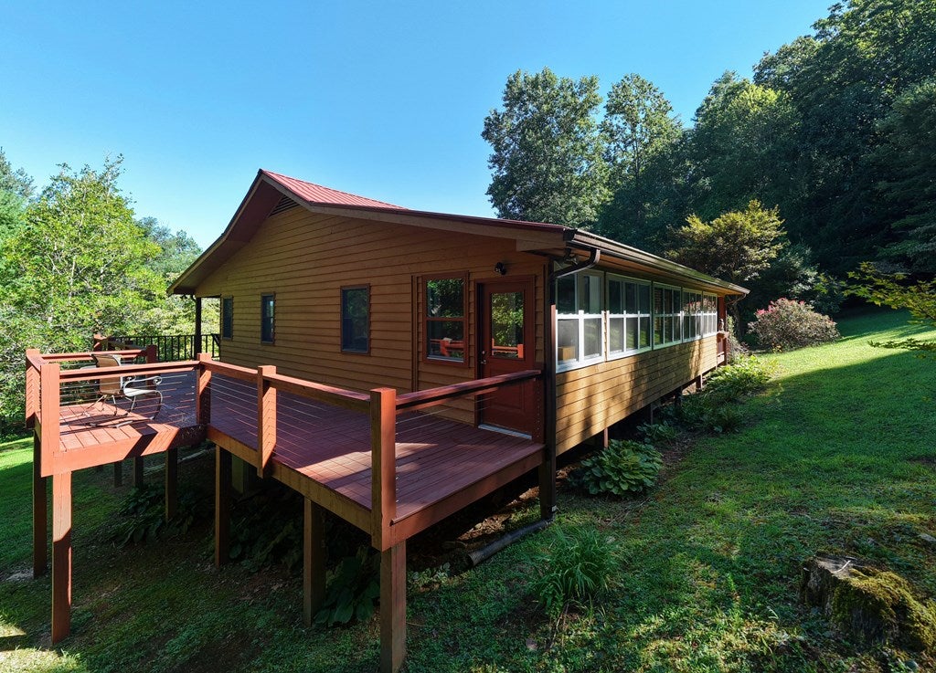 Blairsville, Georgia, 30512, United States, 2 Bedrooms Bedrooms, ,2 BathroomsBathrooms,Residential,For Sale,1932142