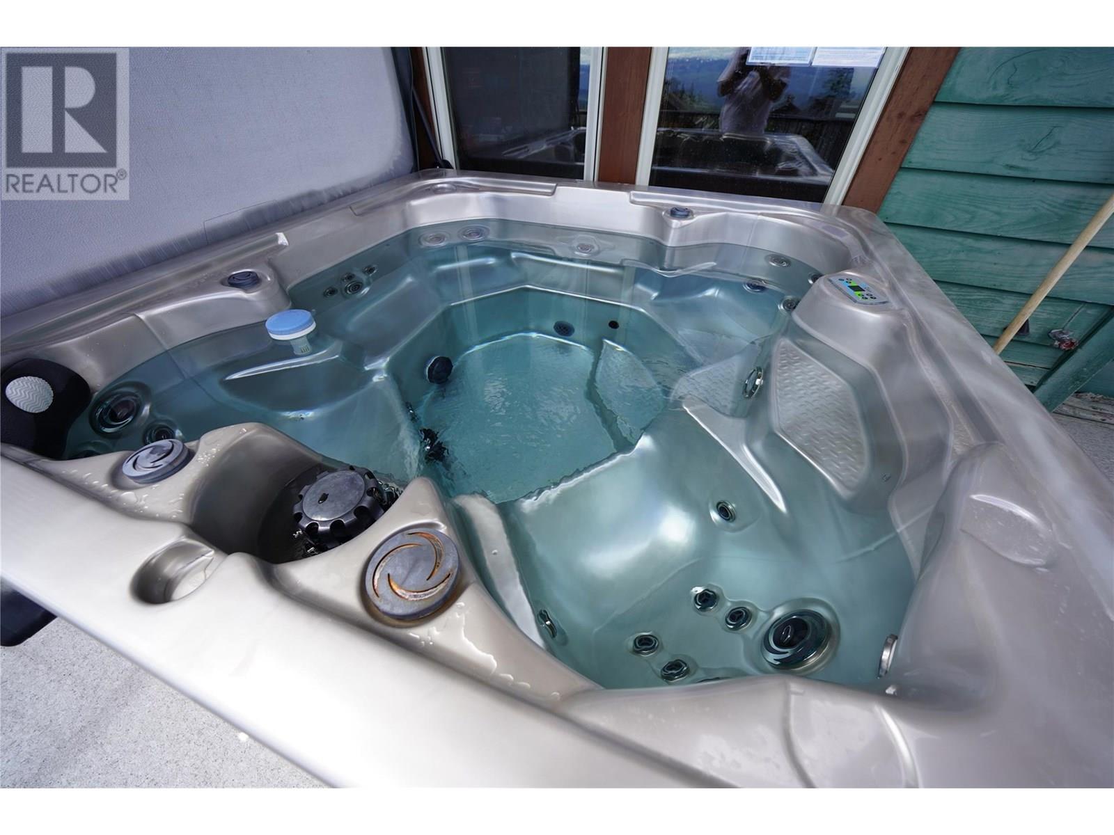 BIG WHITE, British Columbia, V0H 1A0, CA, 2 Bedrooms Bedrooms, ,1 BathroomBathrooms,Residential,For Sale,1949085